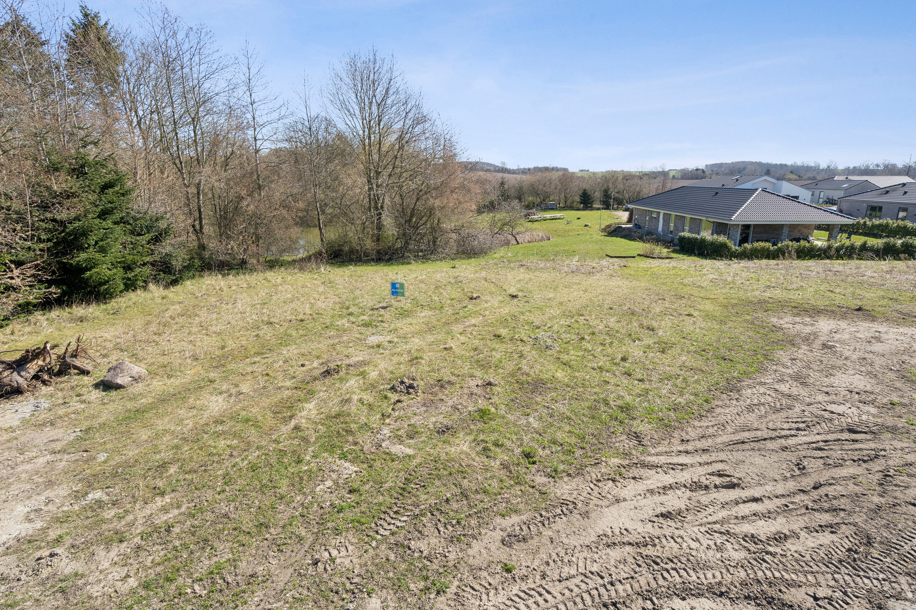 Fremhævet udendørs billede i fuldskærmstilstand. Billede af Engen 5, 4690 Haslev