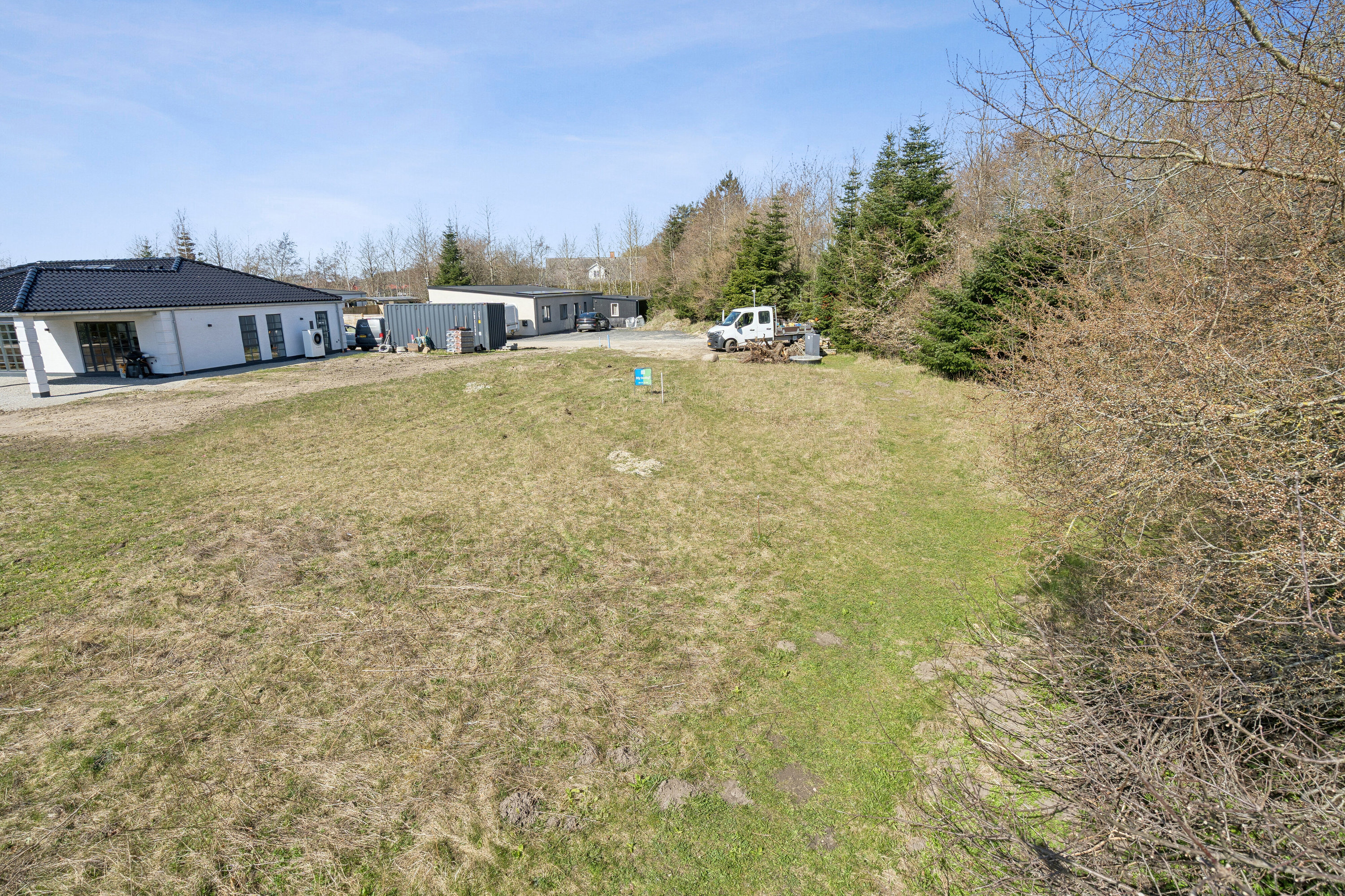 Fremhævet udendørs billede i fuldskærmstilstand. Billede af Engen 5, 4690 Haslev