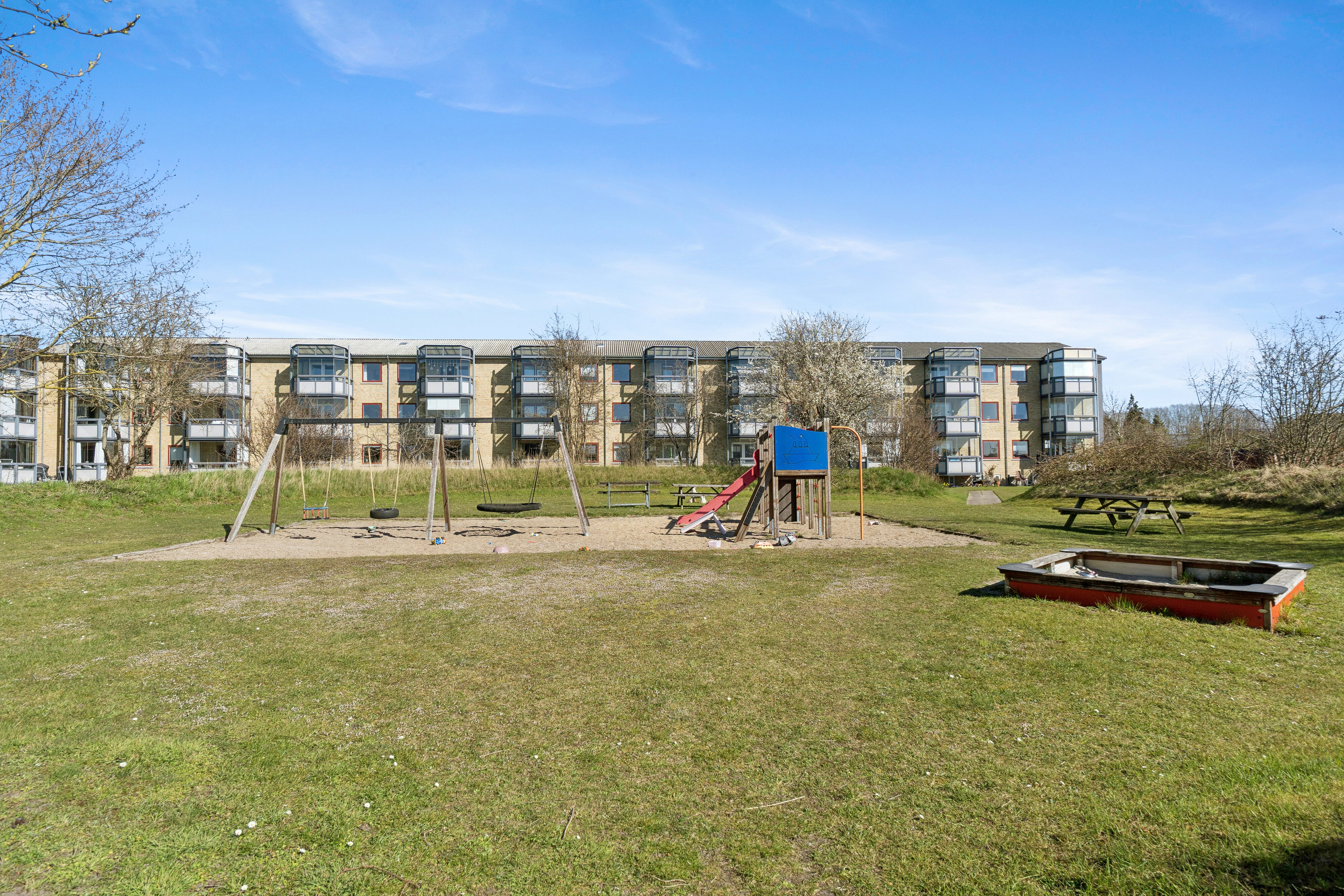 Fremhævet gårdmiljø billede i fuldskærmstilstand. Billede af Roskildevænget 18, st.. th., 4000 Roskilde