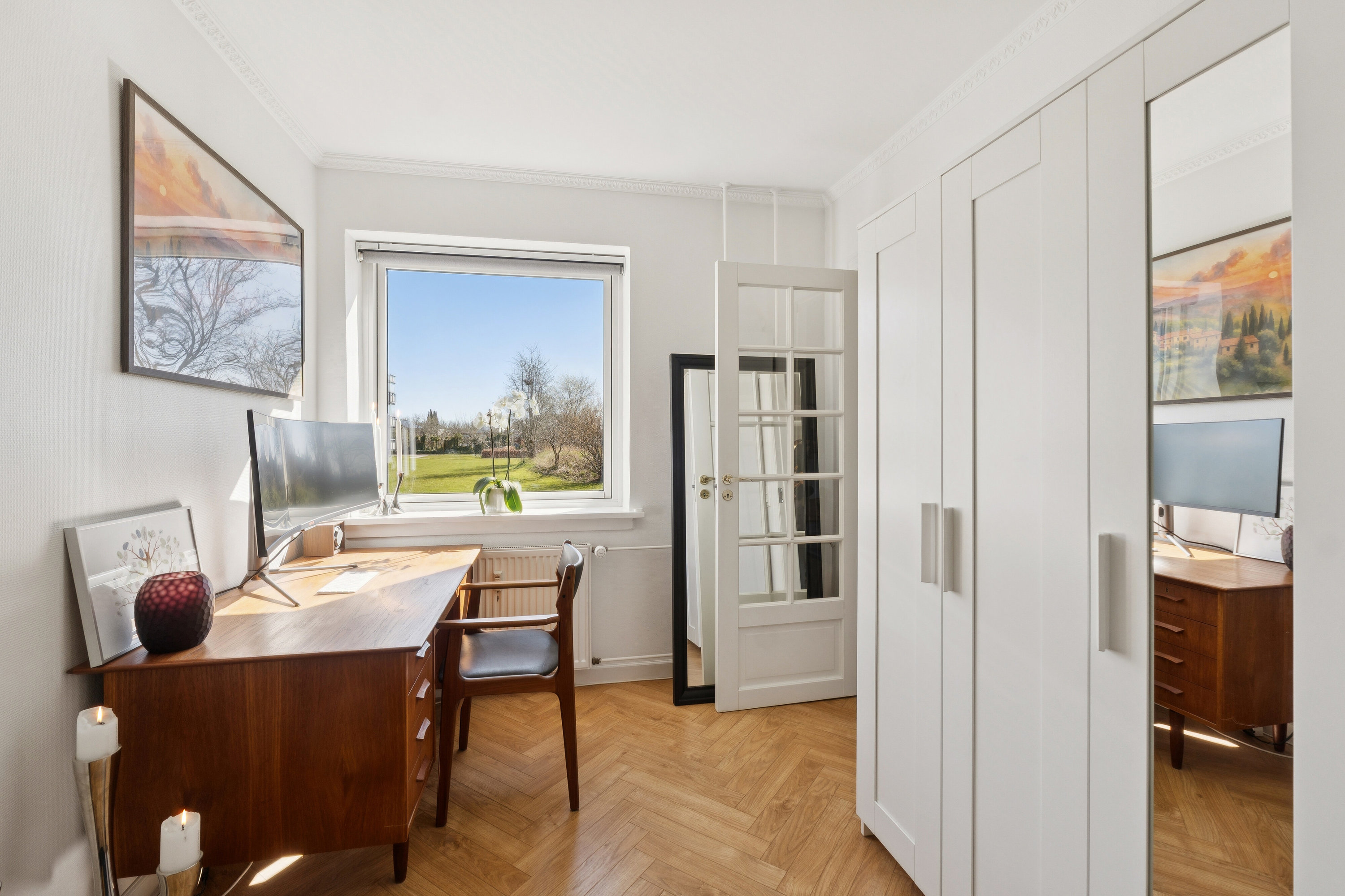 Fremhævet arbejdsværelse billede i fuldskærmstilstand. Billede af Roskildevænget 18, st.. th., 4000 Roskilde