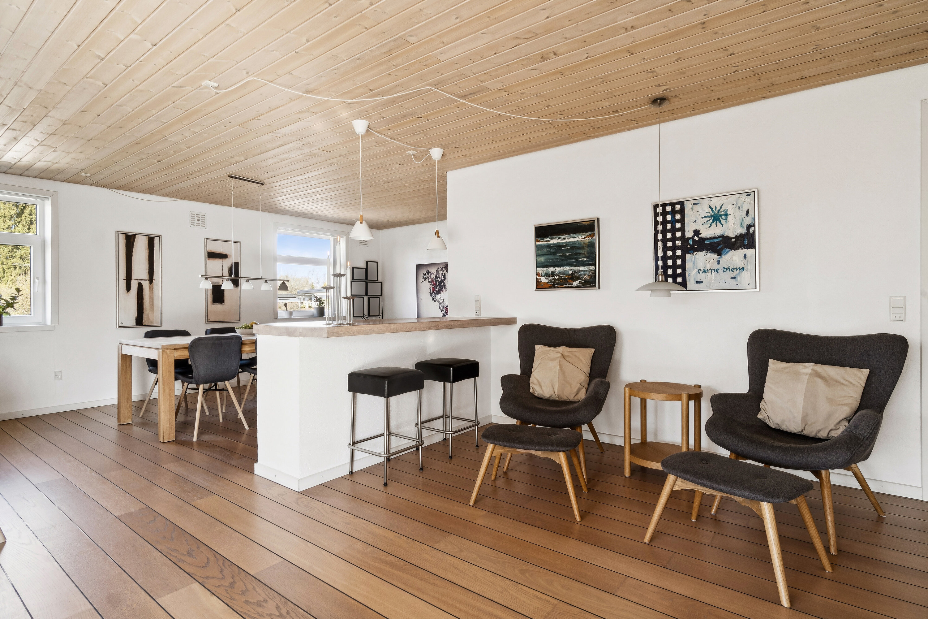 Fremhævet stue billede i fuldskærmstilstand. Billede af Damvænget 22, 8310 Tranbjerg J