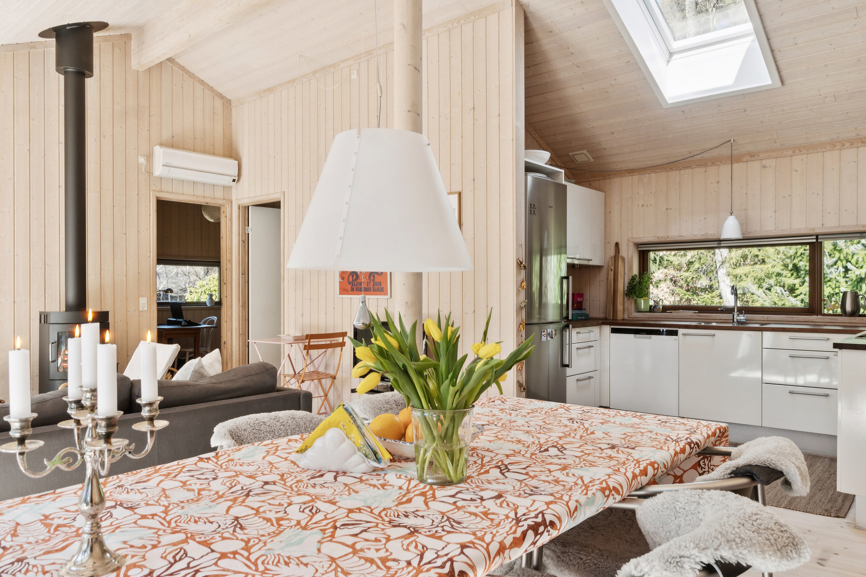 Fremhævet stue billede i fuldskærmstilstand. Billede af Reinhard Van Hauensvej 29, 3300 Frederiksværk