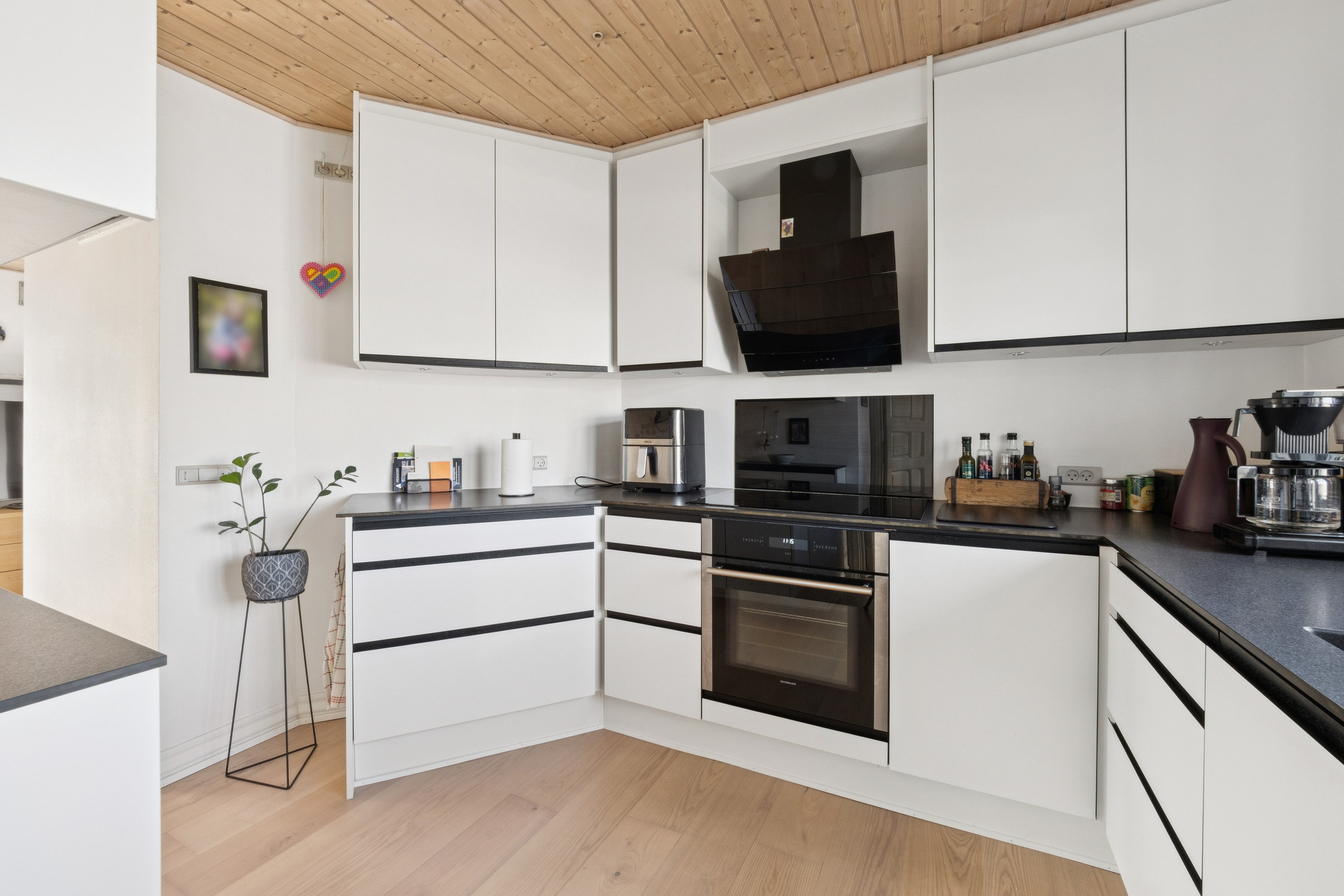 Fremhævet køkken billede i fuldskærmstilstand. Billede af Kirkestræde 15, Glyngøre, 7870 Roslev