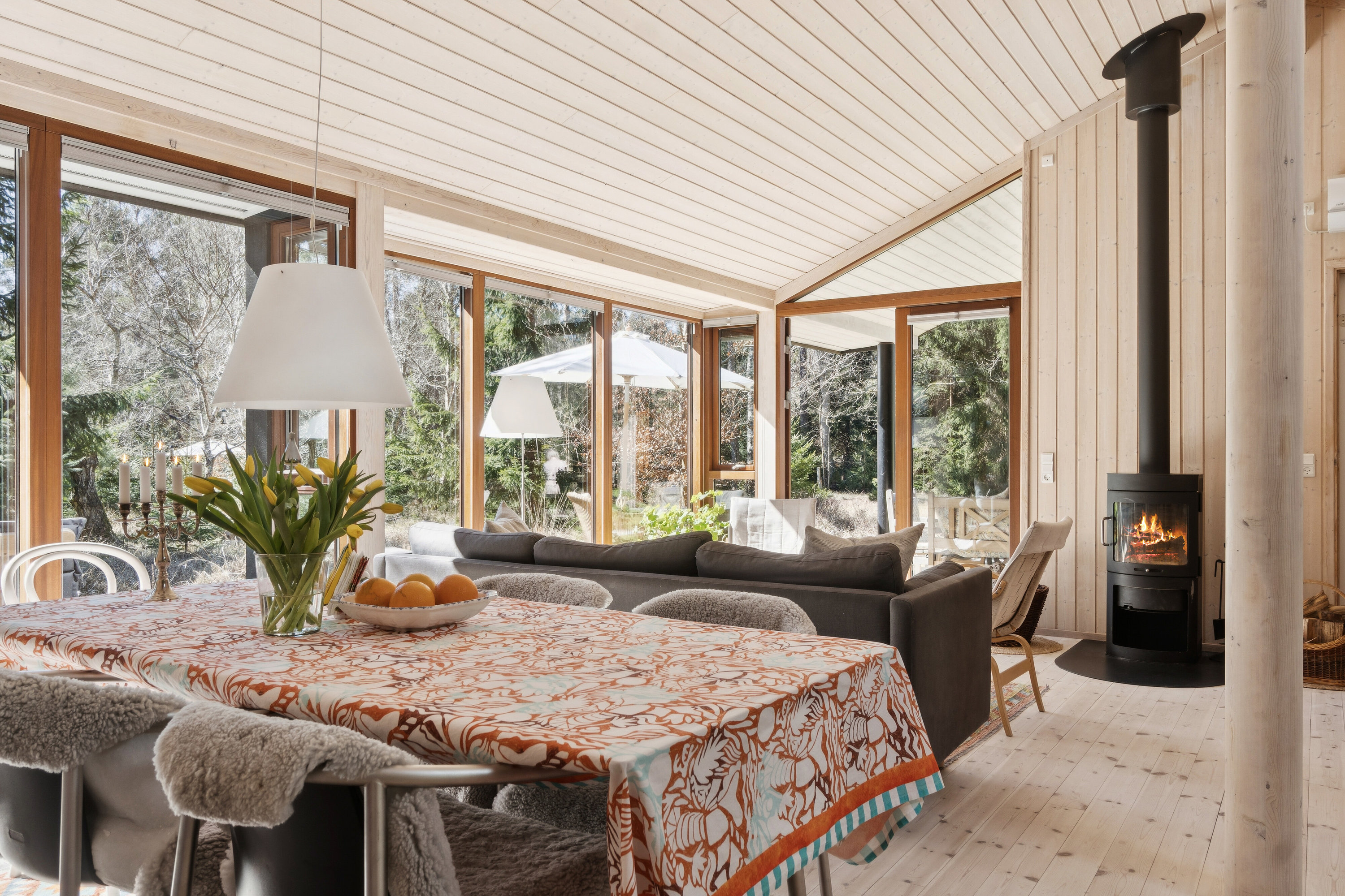 Fremhævet stue billede i fuldskærmstilstand. Billede af Reinhard Van Hauensvej 29, 3300 Frederiksværk