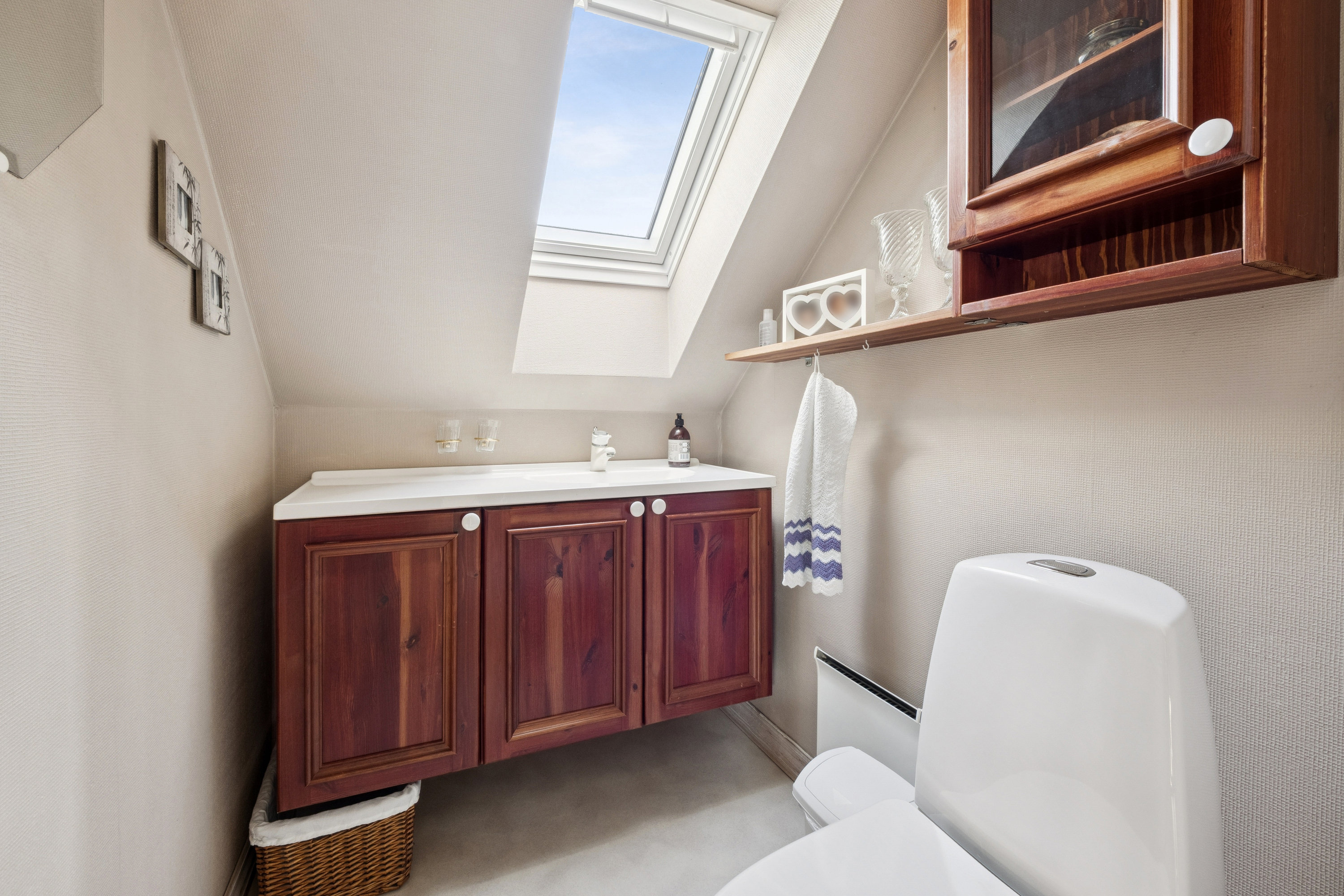 Fremhævet badeværelse billede i fuldskærmstilstand. Billede af Kirkestræde 15, Glyngøre, 7870 Roslev