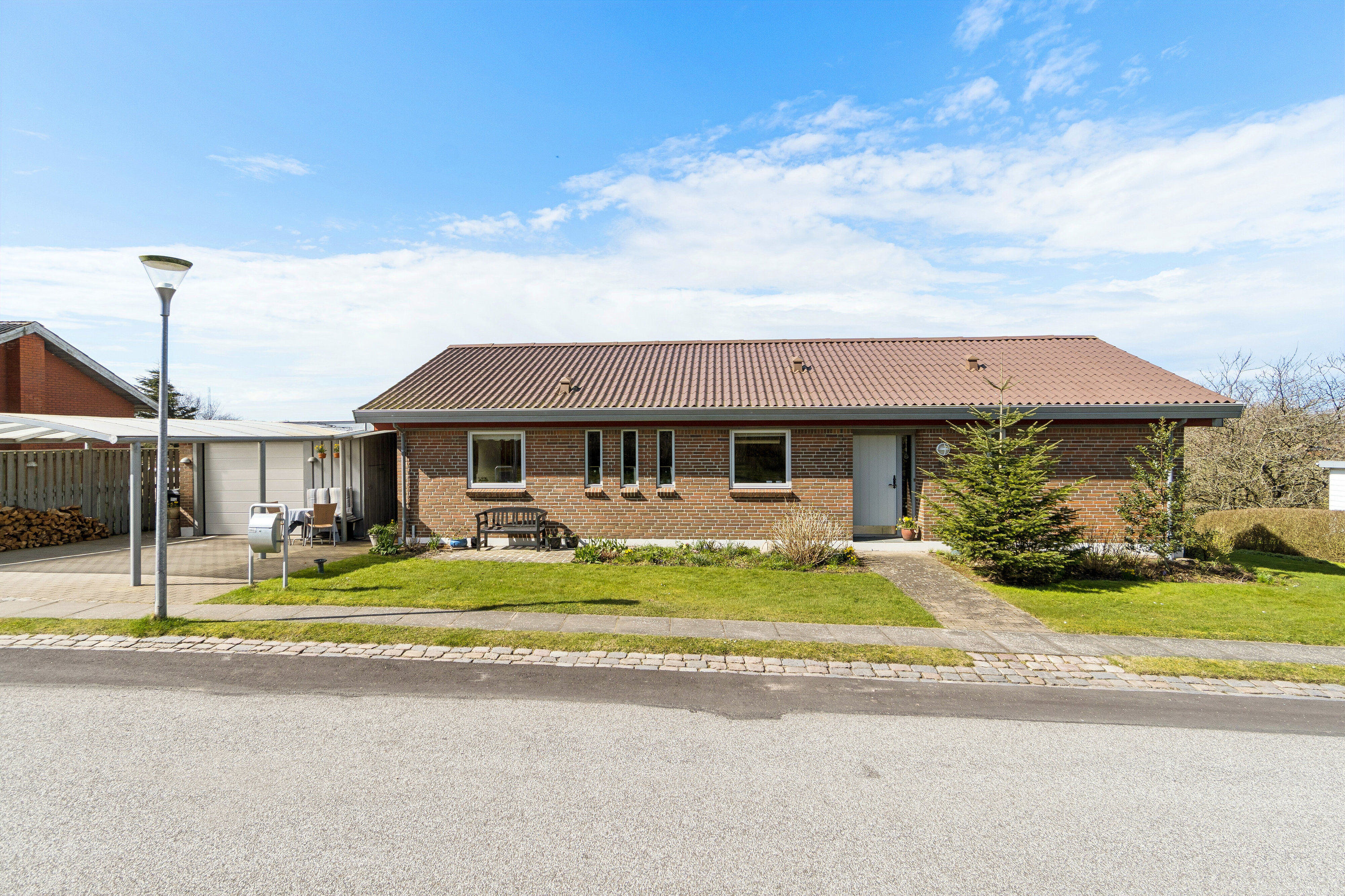 Fremhævet set fra vejen billede i fuldskærmstilstand. Billede af Runevej 21, Sjørring, 7700 Thisted