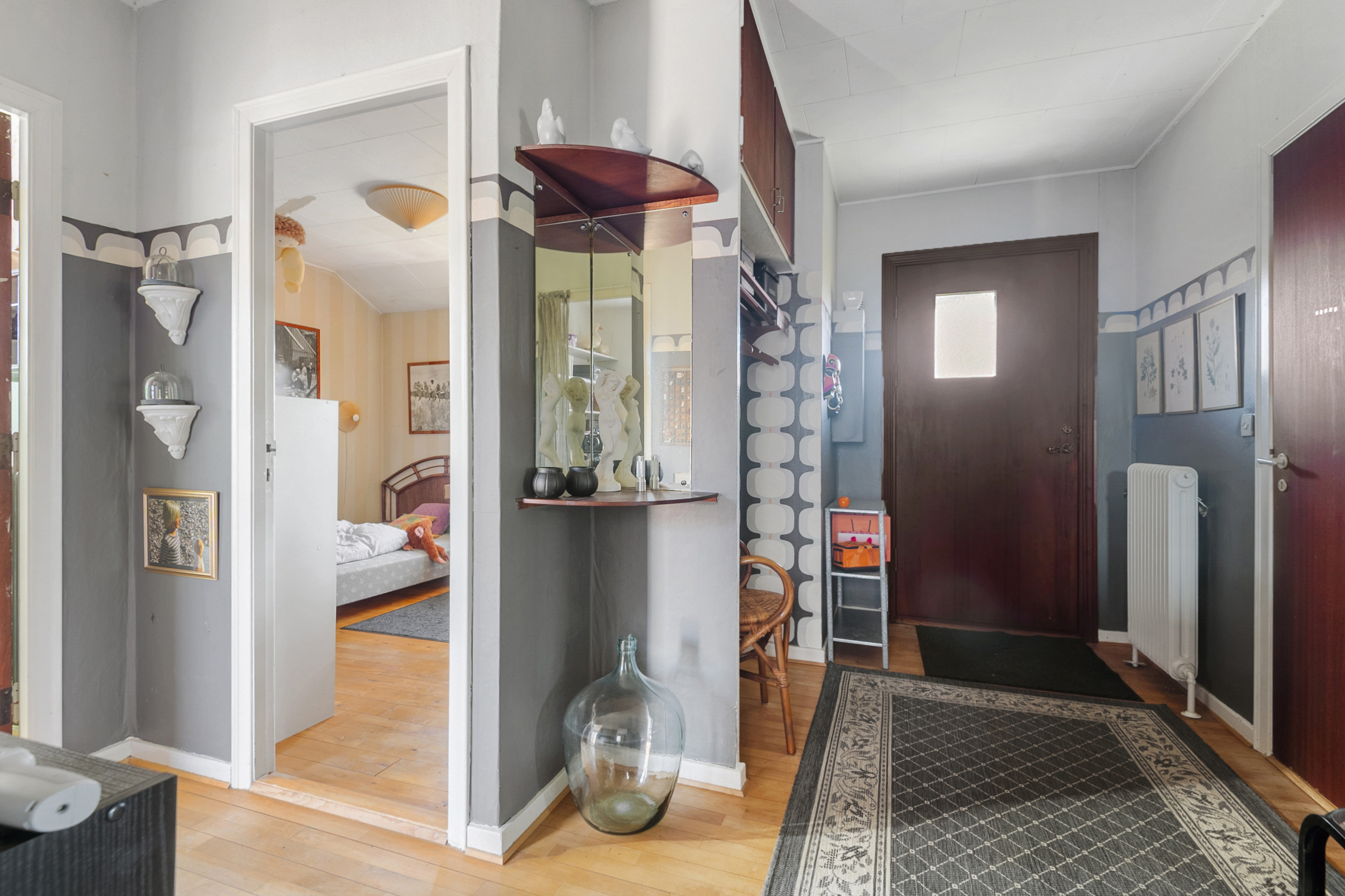 Fremhævet entré billede i fuldskærmstilstand. Billede af Jerrigsvej 2, 6710 Esbjerg V