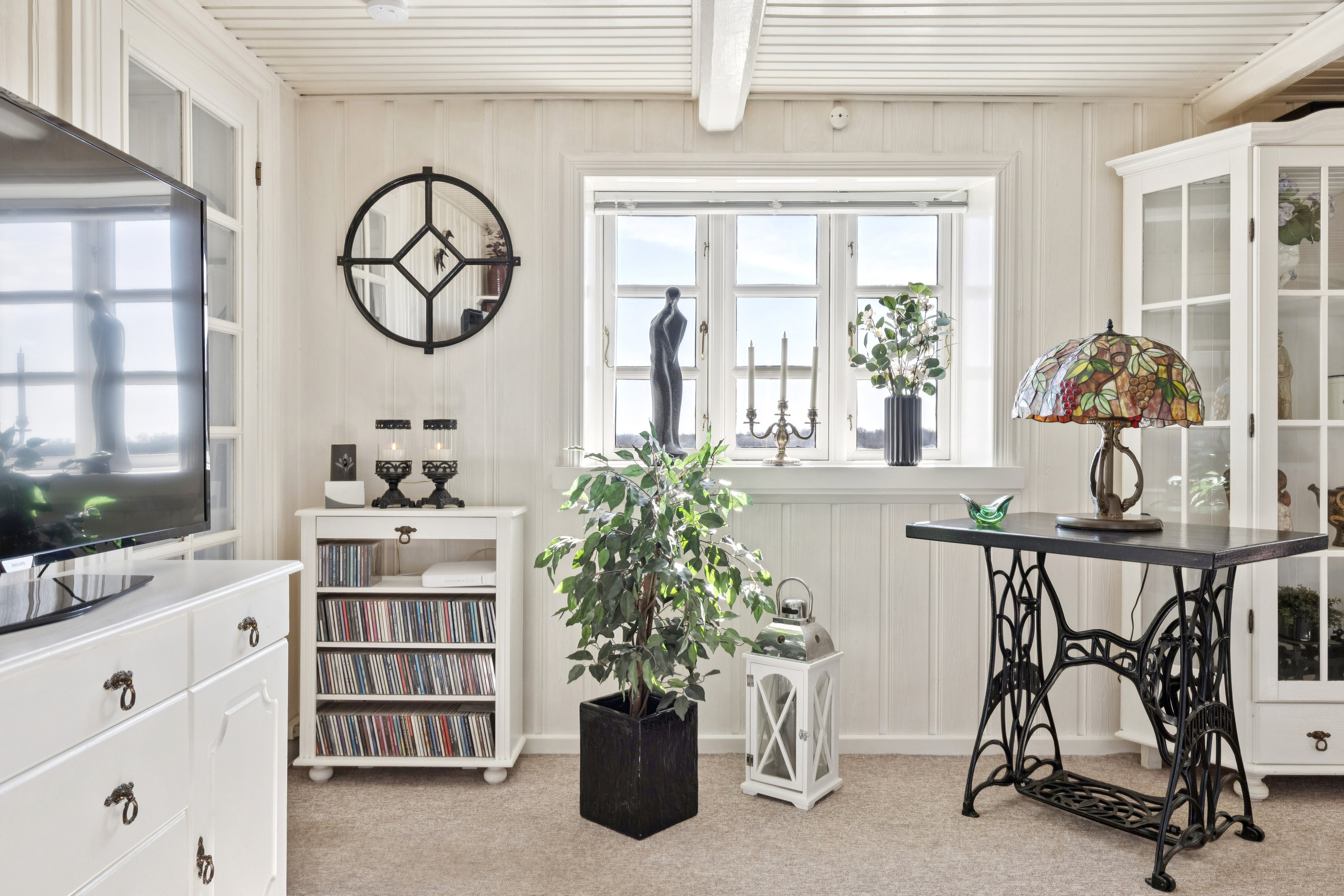 Fremhævet stue billede i fuldskærmstilstand. Billede af Tømmerupvej 33, Ulkestrup, 4440 Mørkøv