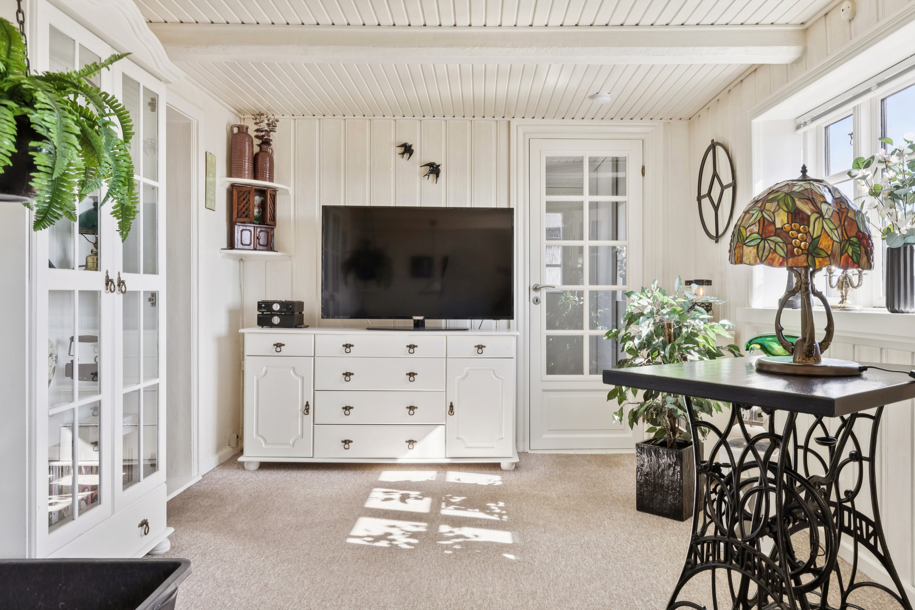 Fremhævet stue billede i fuldskærmstilstand. Billede af Tømmerupvej 33, Ulkestrup, 4440 Mørkøv