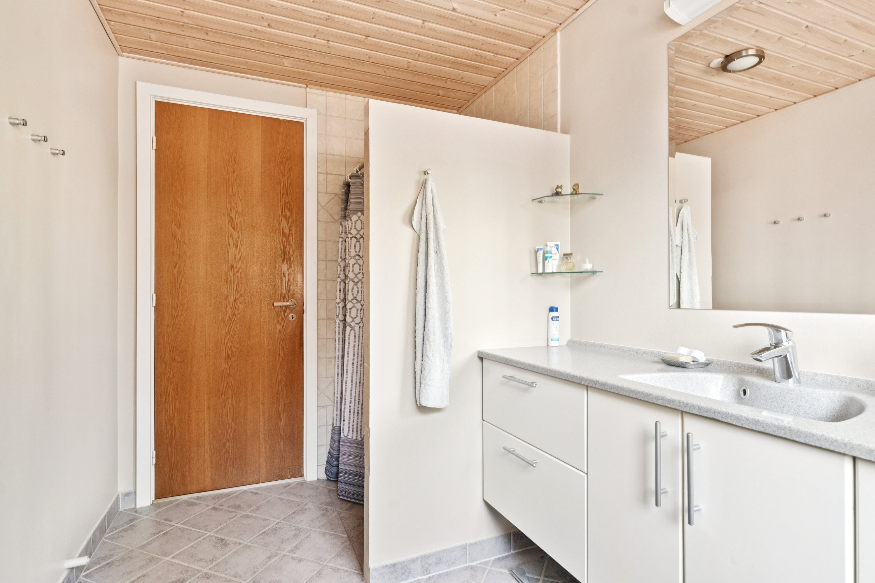 Fremhævet badeværelse billede i fuldskærmstilstand. Billede af Hald Møllevej 16, Hald, 8983 Gjerlev J