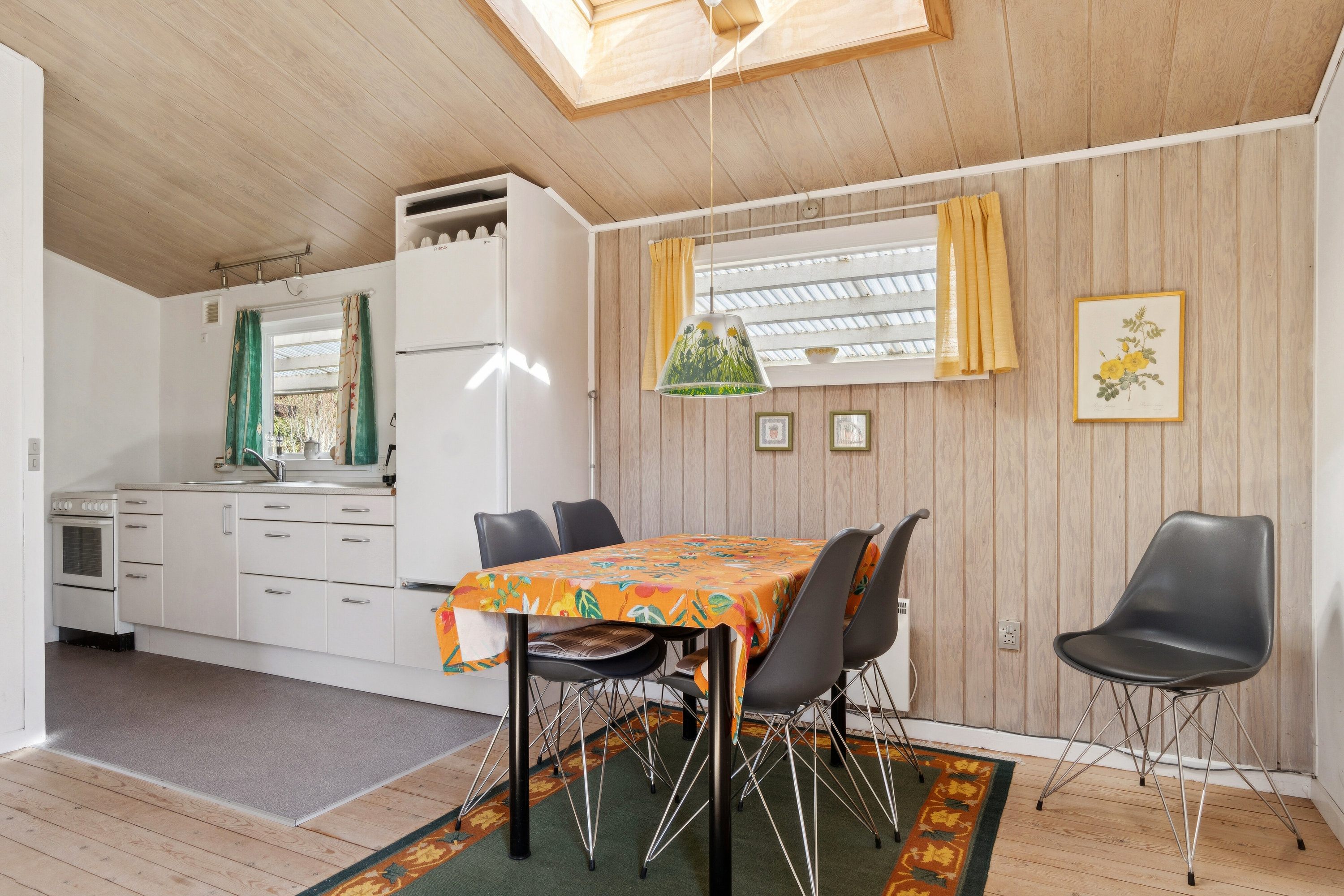 Fremhævet spisestue billede i fuldskærmstilstand. Billede af Dalsvinget 15, Store Havelse Strand, 3310 Ølsted