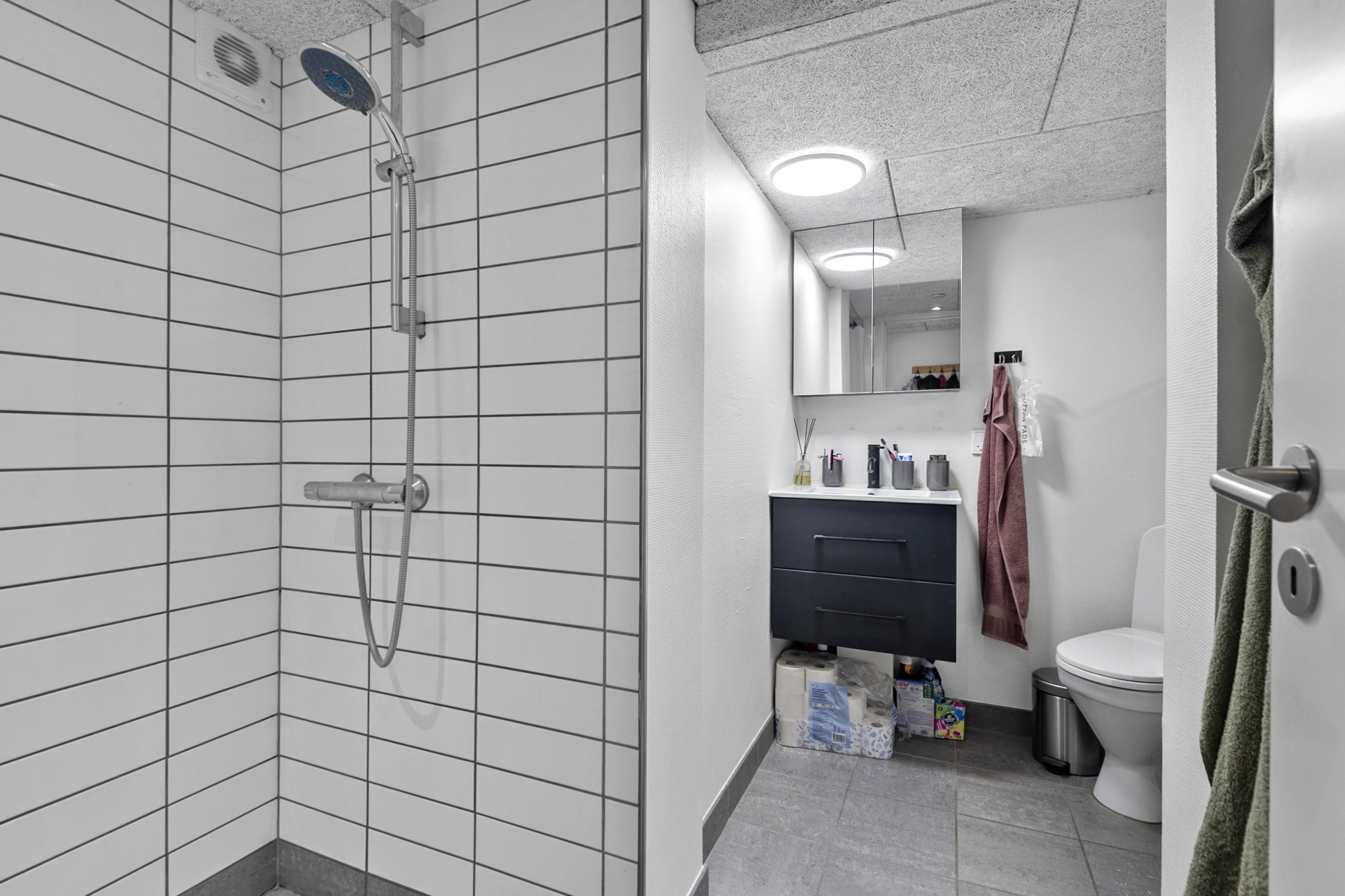 Fremhævet badeværelse billede i fuldskærmstilstand. Billede af Ribegade 1, st.., 6700 Esbjerg