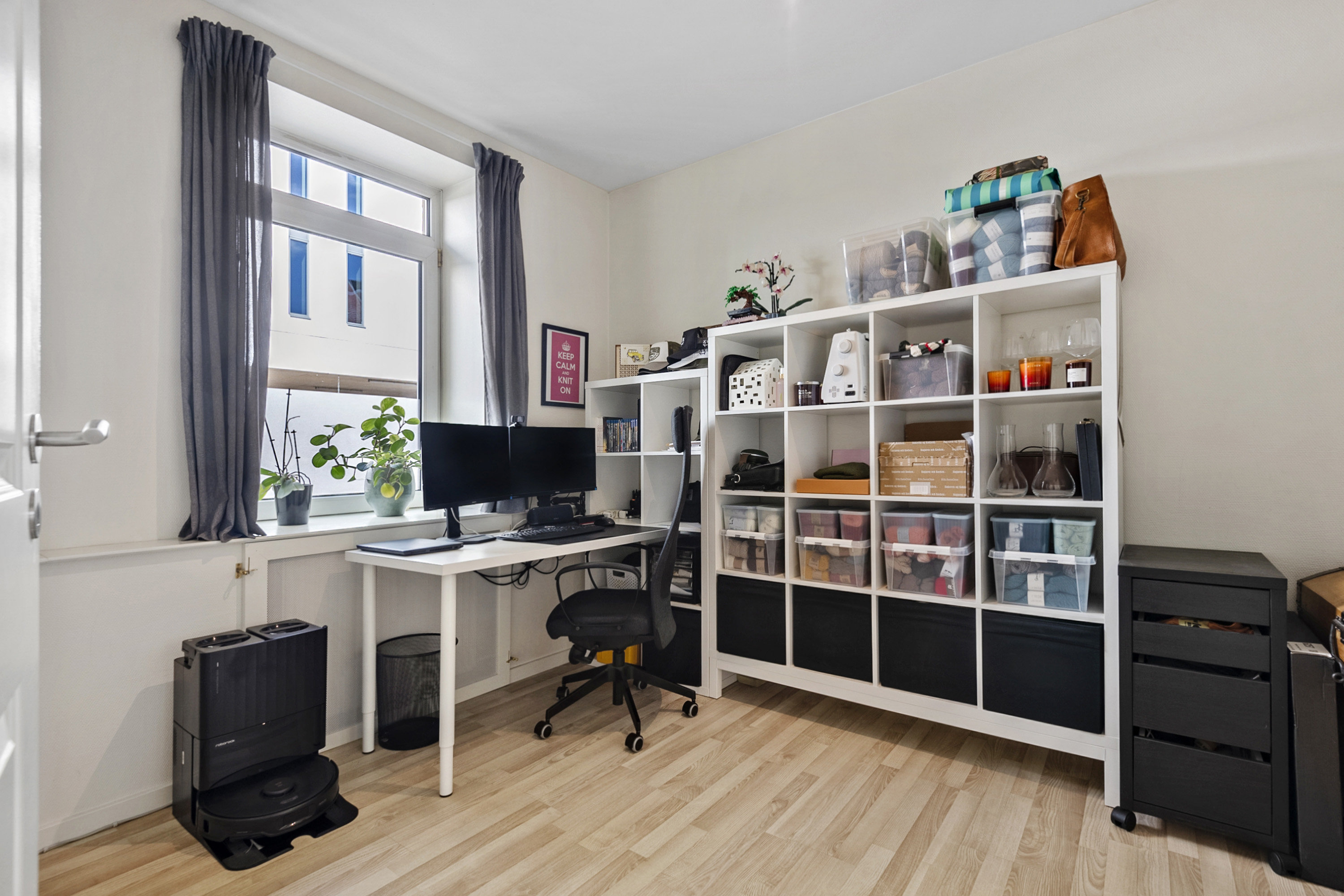 Fremhævet kontor billede i fuldskærmstilstand. Billede af Ribegade 1, st.., 6700 Esbjerg