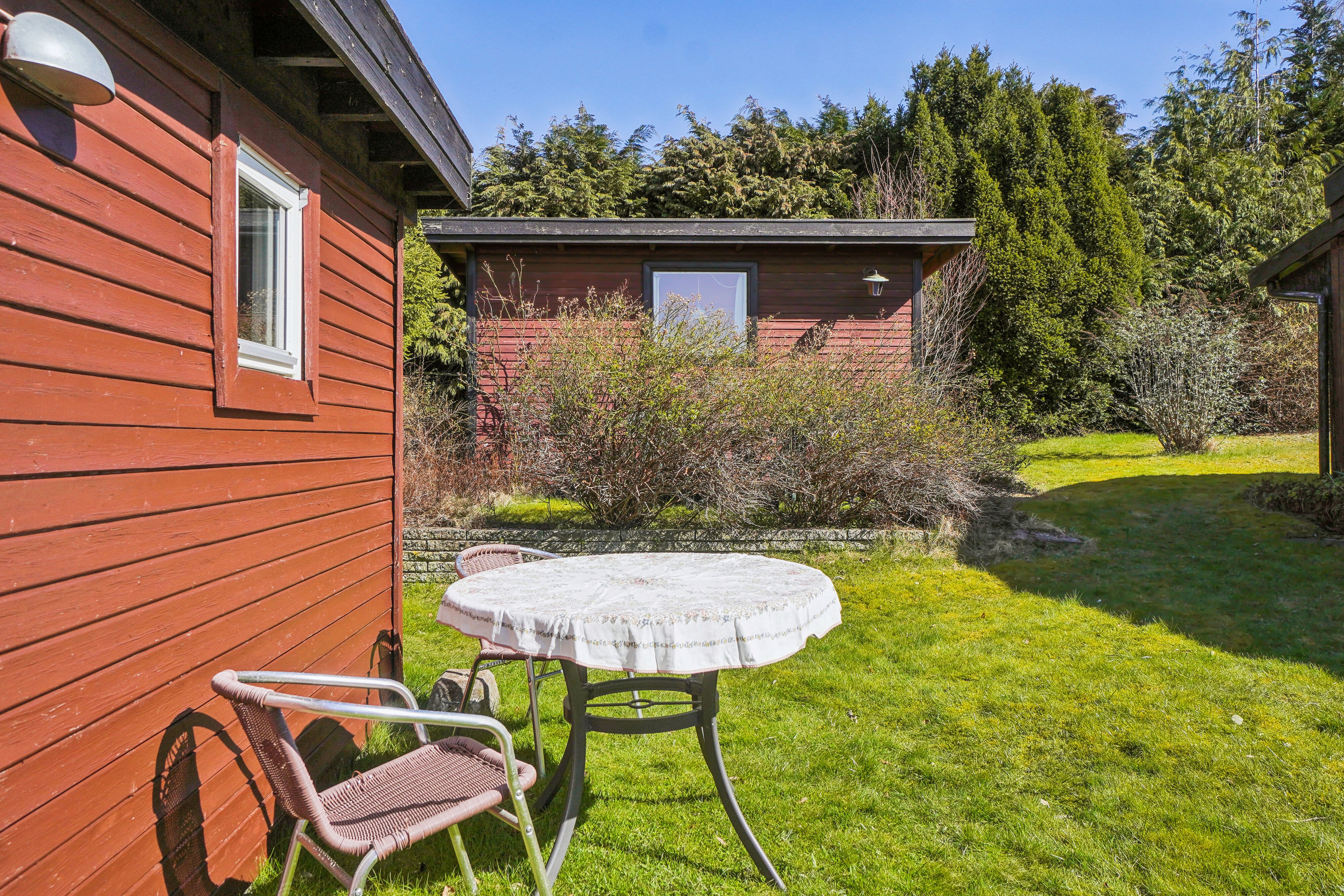 Fremhævet set fra haven billede i fuldskærmstilstand. Billede af Dalsvinget 15, Store Havelse Strand, 3310 Ølsted