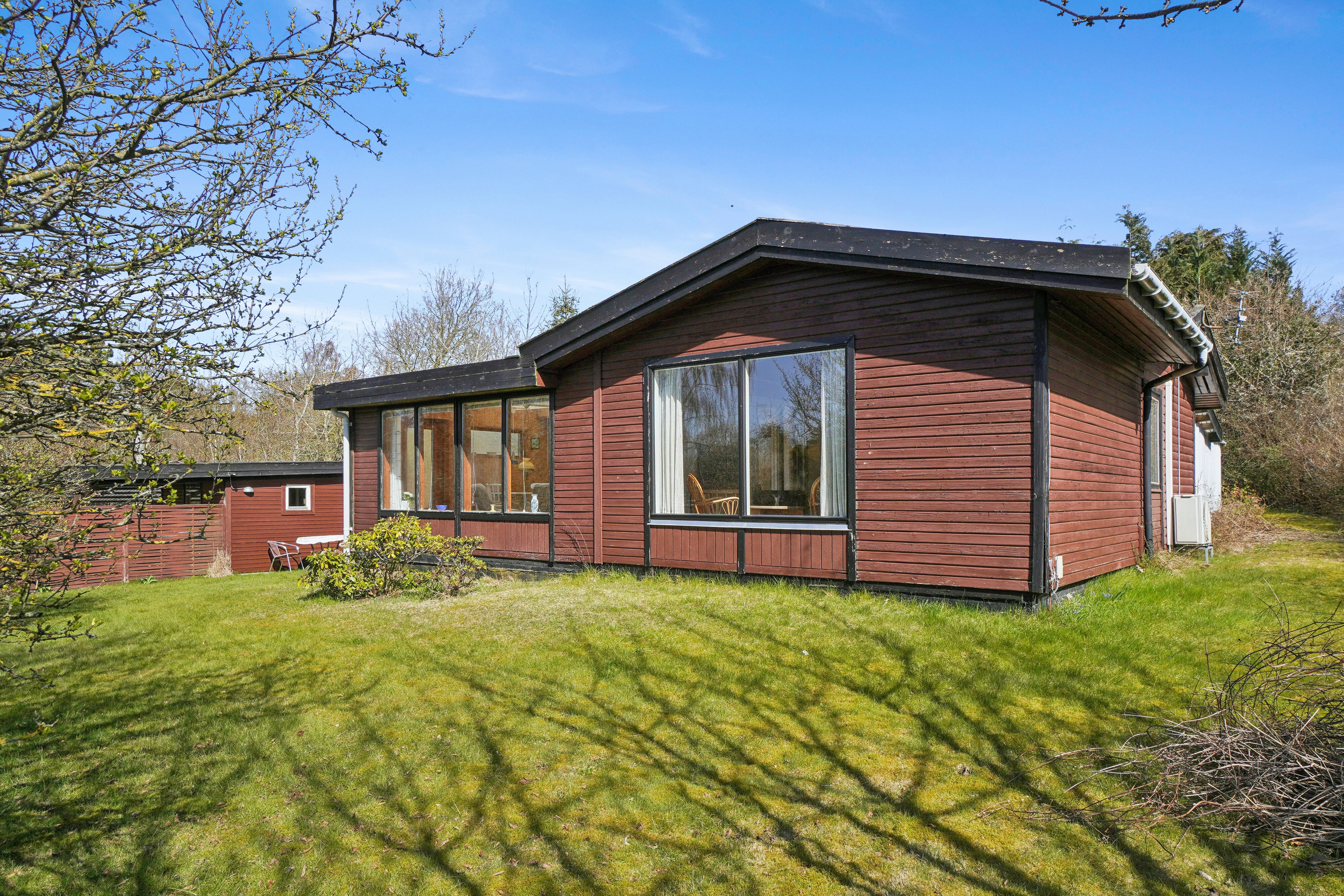 Fremhævet set fra haven billede i fuldskærmstilstand. Billede af Dalsvinget 15, Store Havelse Strand, 3310 Ølsted