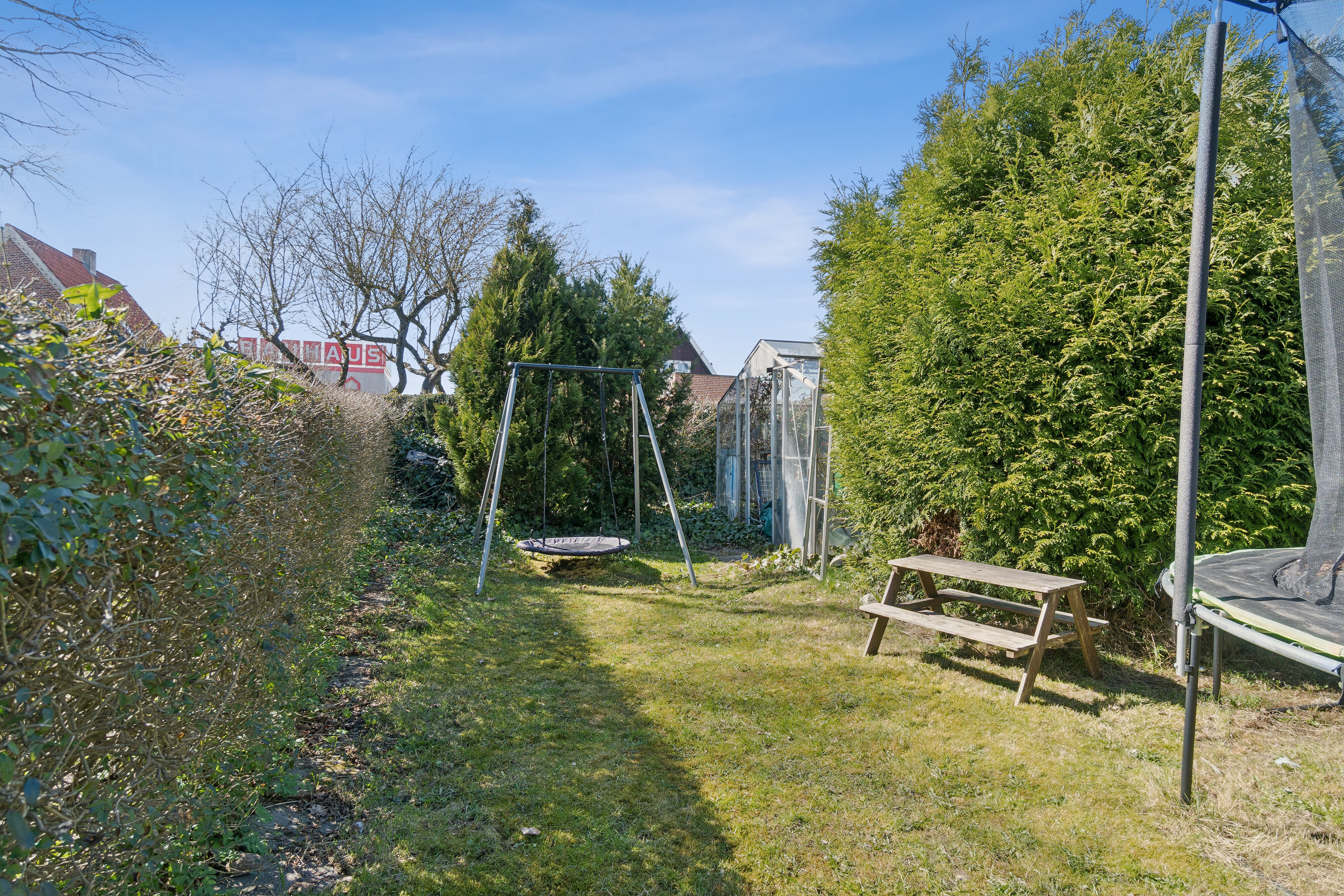 Fremhævet set fra haven billede i fuldskærmstilstand. Billede af Eriksvej 4, 2600 Glostrup