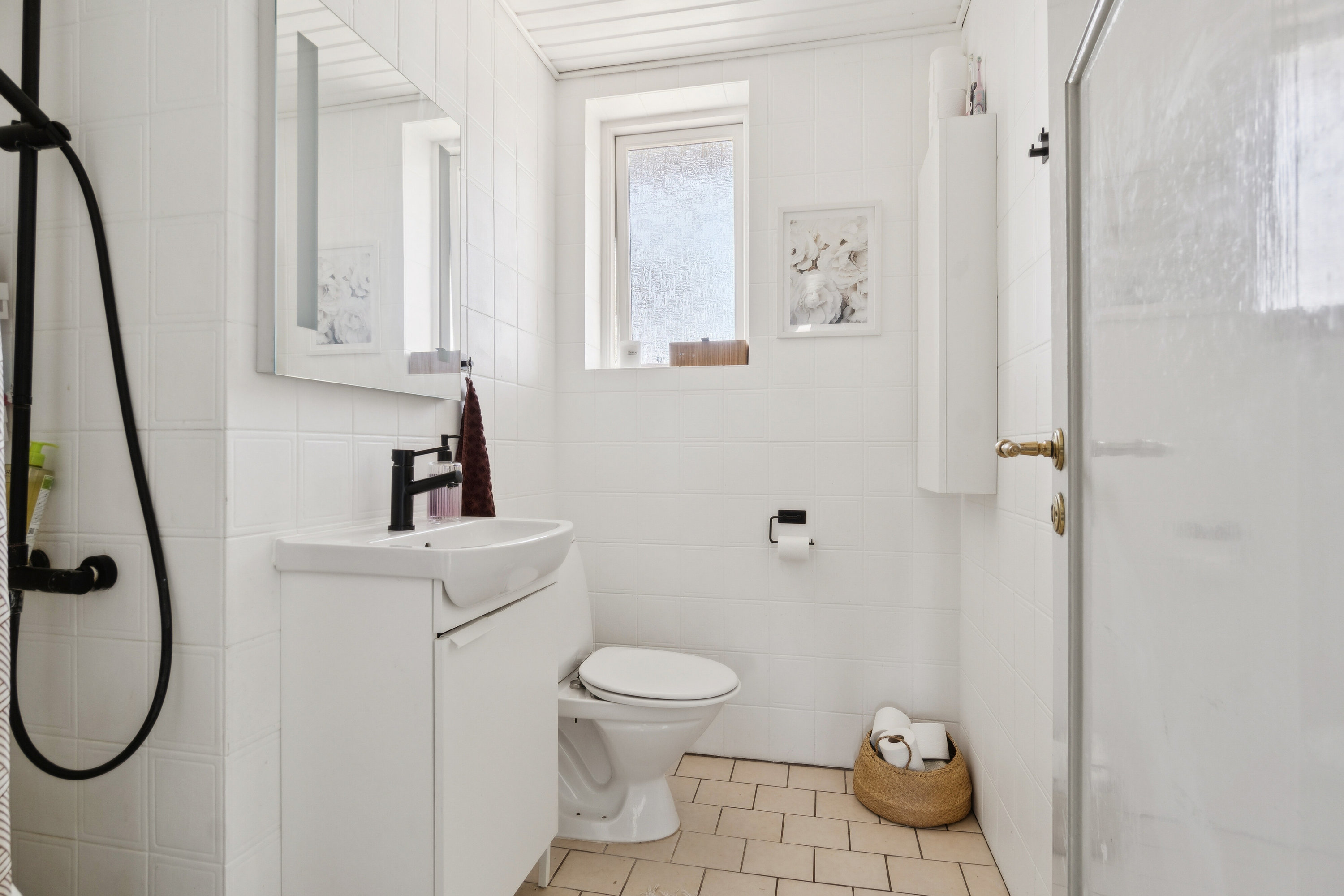 Fremhævet badeværelse billede i fuldskærmstilstand. Billede af Eriksvej 4, 2600 Glostrup