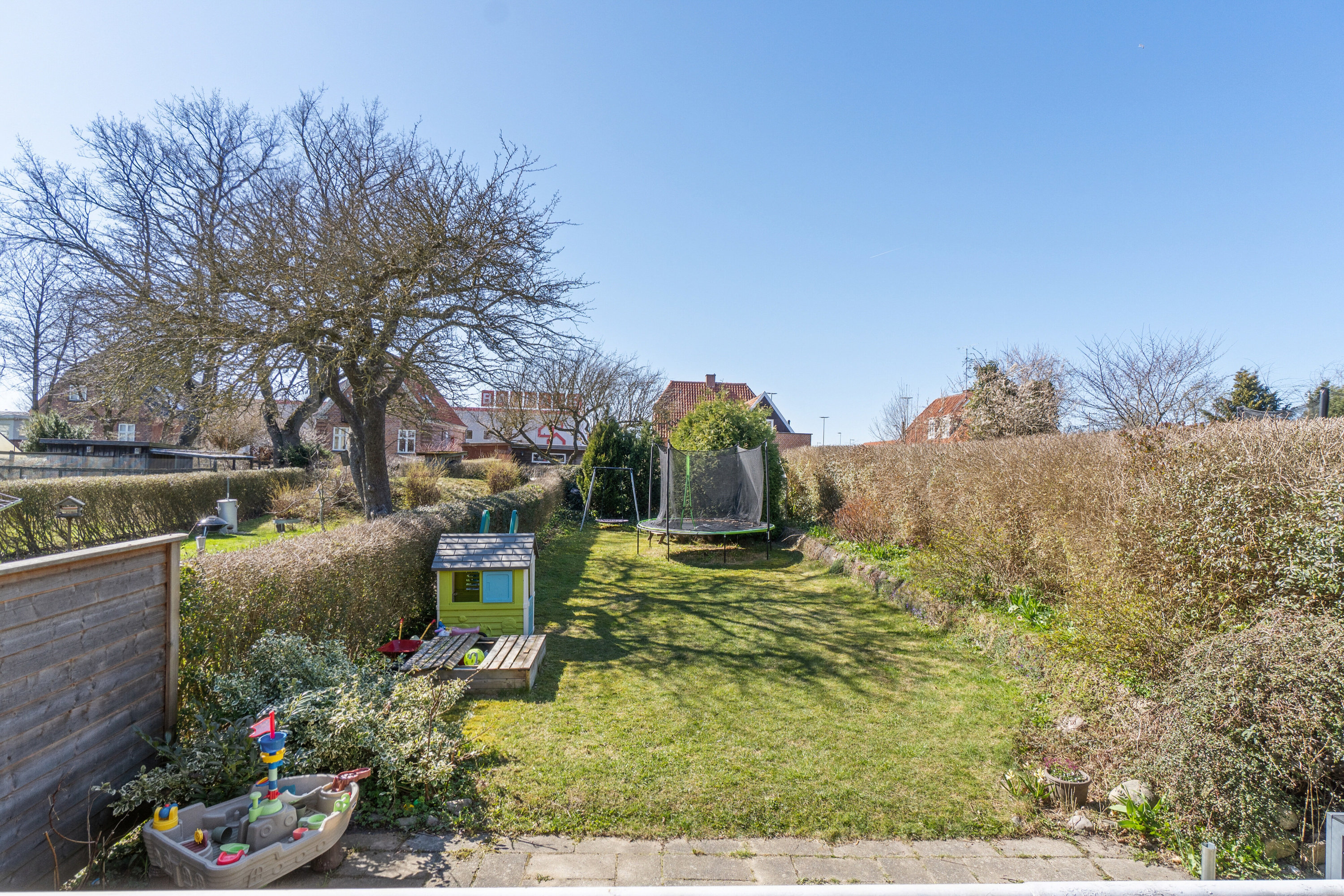 Fremhævet set fra haven billede i fuldskærmstilstand. Billede af Eriksvej 4, 2600 Glostrup