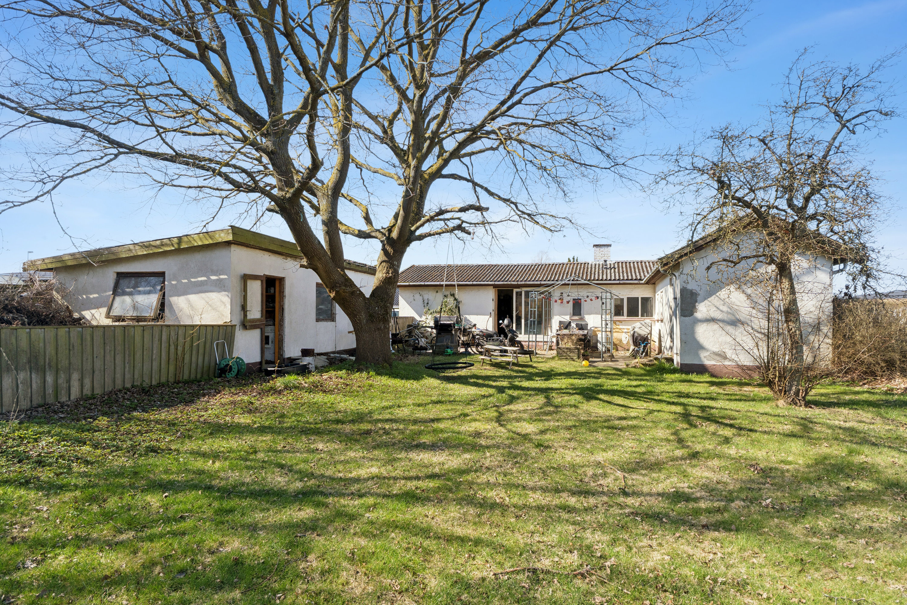 Fremhævet set fra haven billede i fuldskærmstilstand. Billede af Ellevej 80, Enghaven, 3300 Frederiksværk