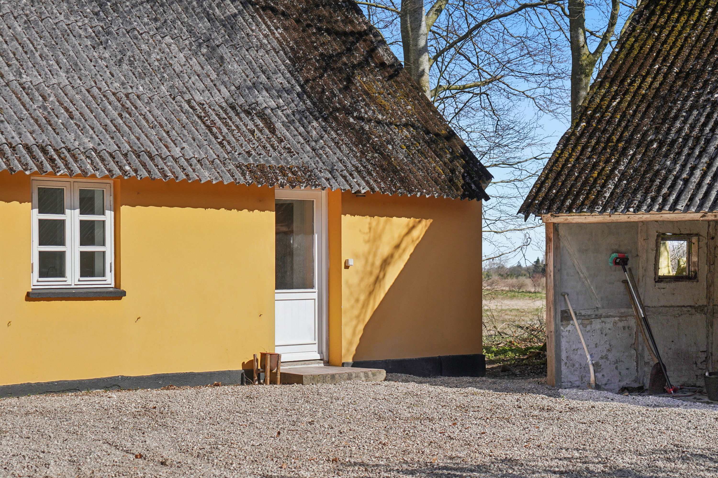 Fremhævet set fra haven billede i fuldskærmstilstand. Billede af Landevejen 40, 4060 Kirke Såby