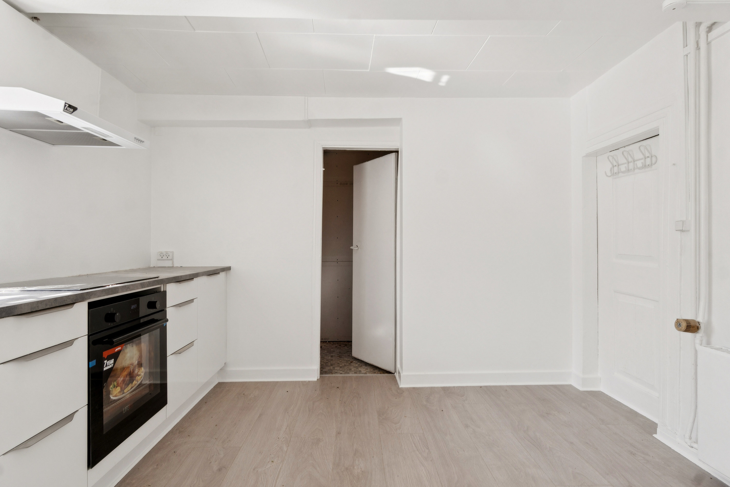 Fremhævet køkken billede i fuldskærmstilstand. Billede af Landevejen 40, 4060 Kirke Såby