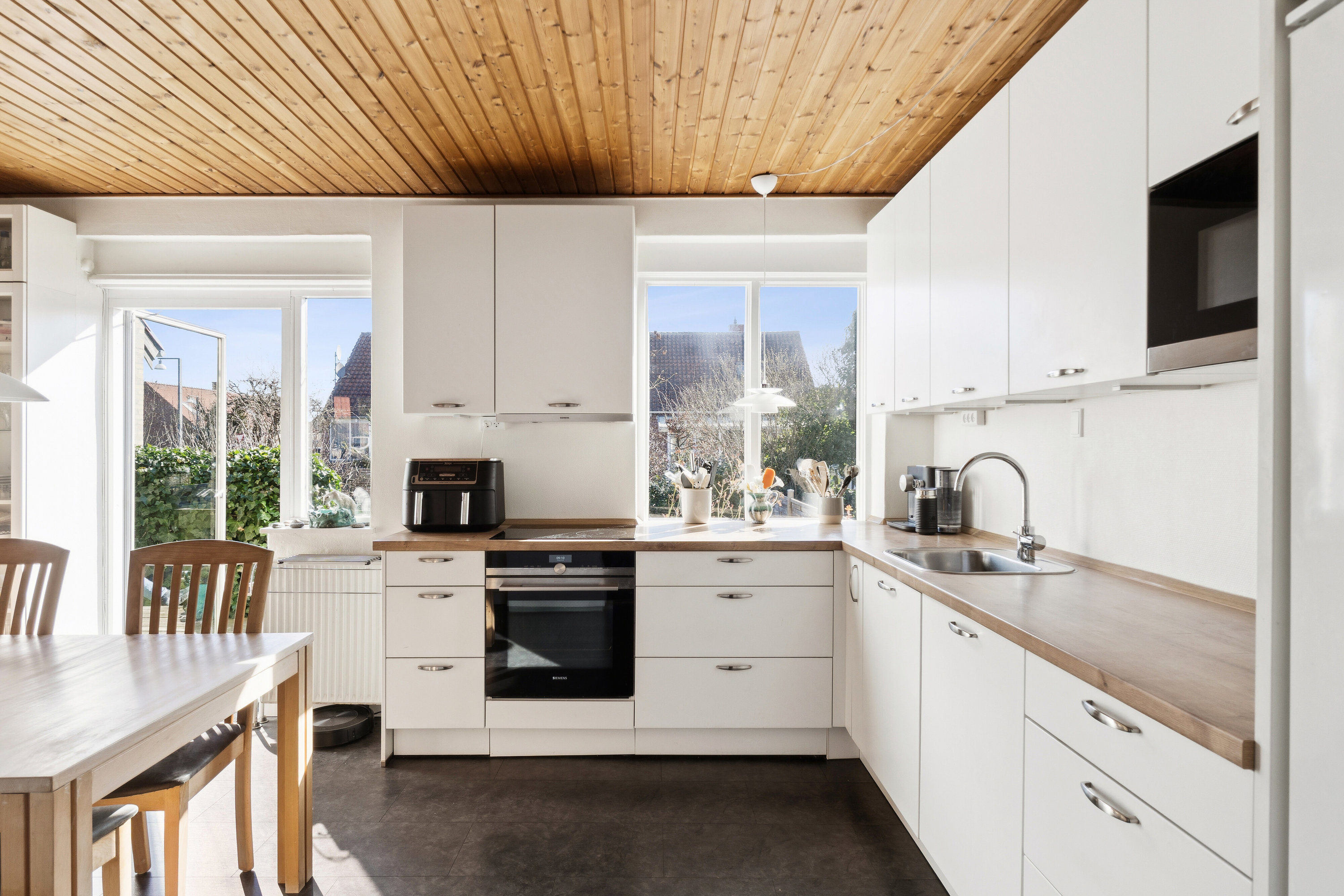 Fremhævet køkken billede i fuldskærmstilstand. Billede af Nørregårdsvej 279, 2610 Rødovre