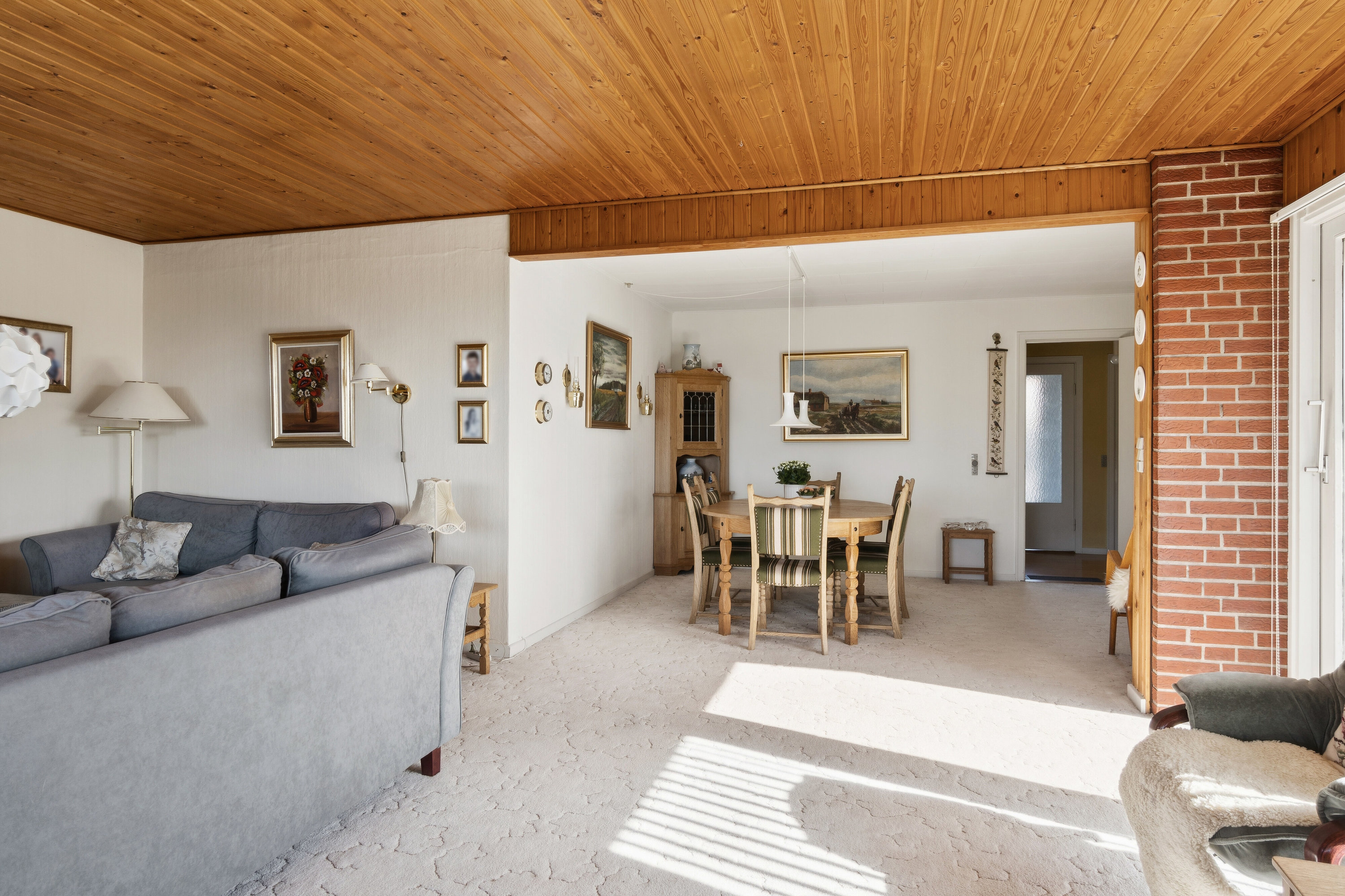 Fremhævet stue billede i fuldskærmstilstand. Billede af Granlyvænget 8, 4400 Kalundborg