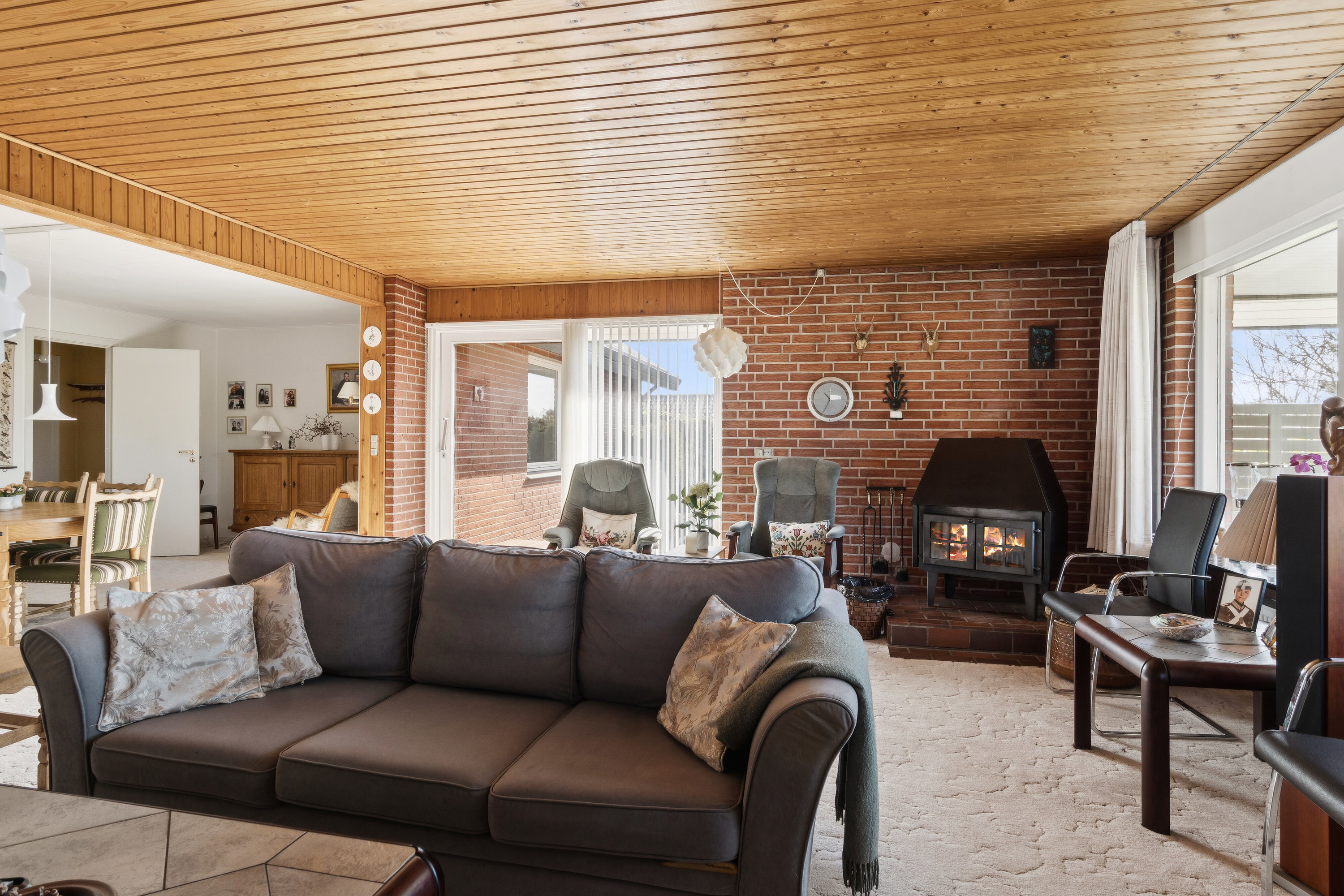 Fremhævet stue billede i fuldskærmstilstand. Billede af Granlyvænget 8, 4400 Kalundborg