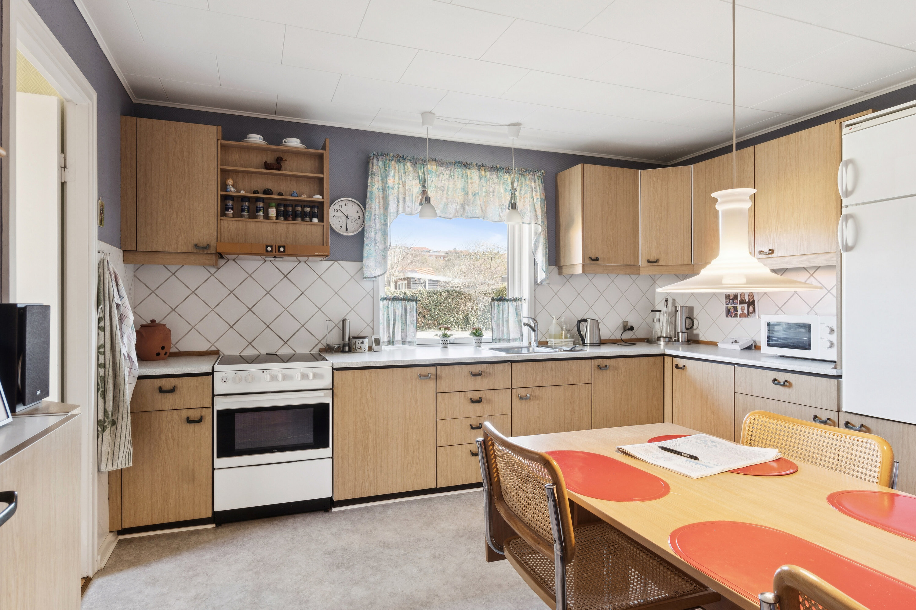 Fremhævet køkken billede i fuldskærmstilstand. Billede af Granlyvænget 8, 4400 Kalundborg