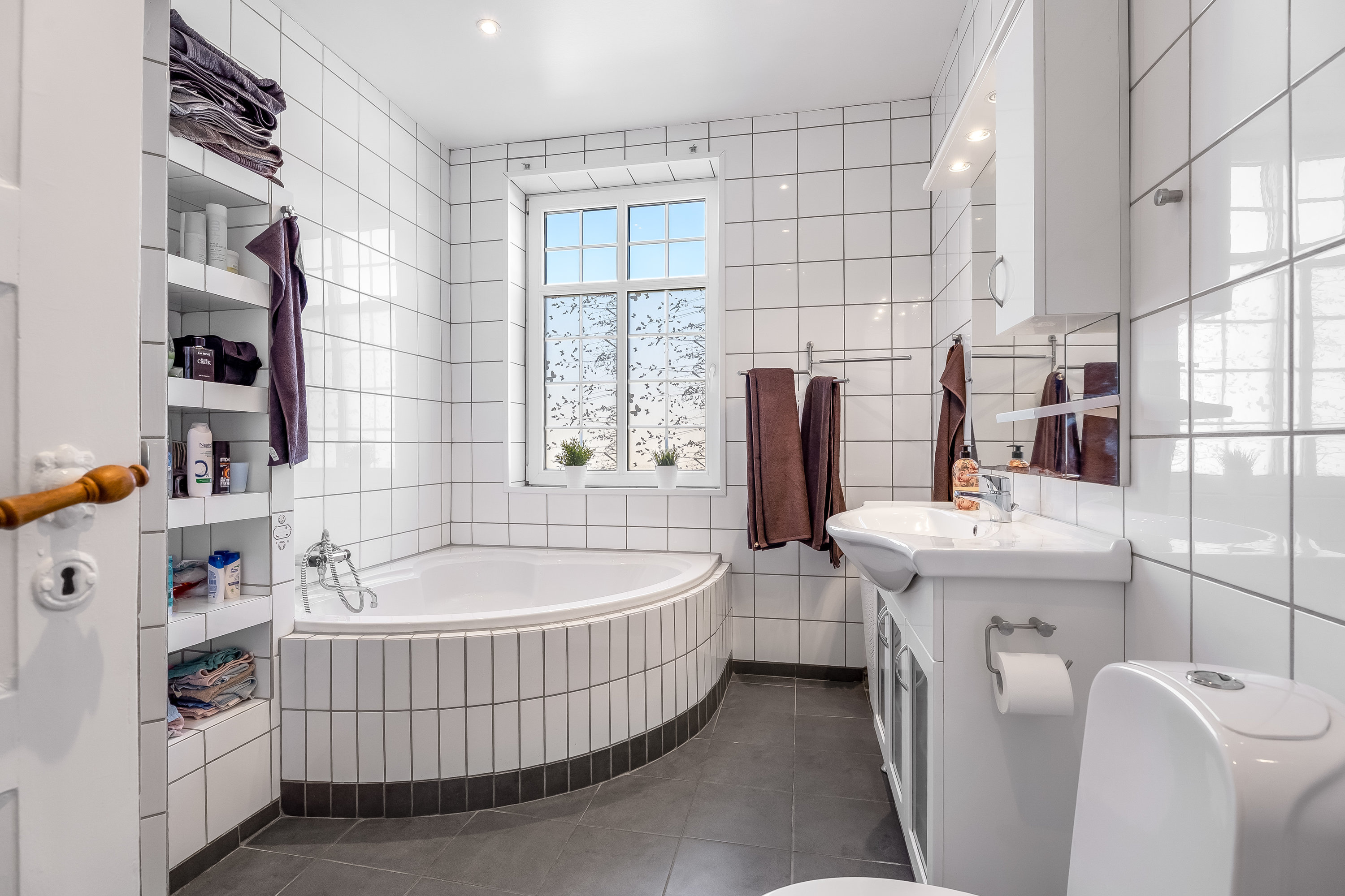 Fremhævet badeværelse billede i fuldskærmstilstand. Billede af Øltappervej 4, 4952 Stokkemarke