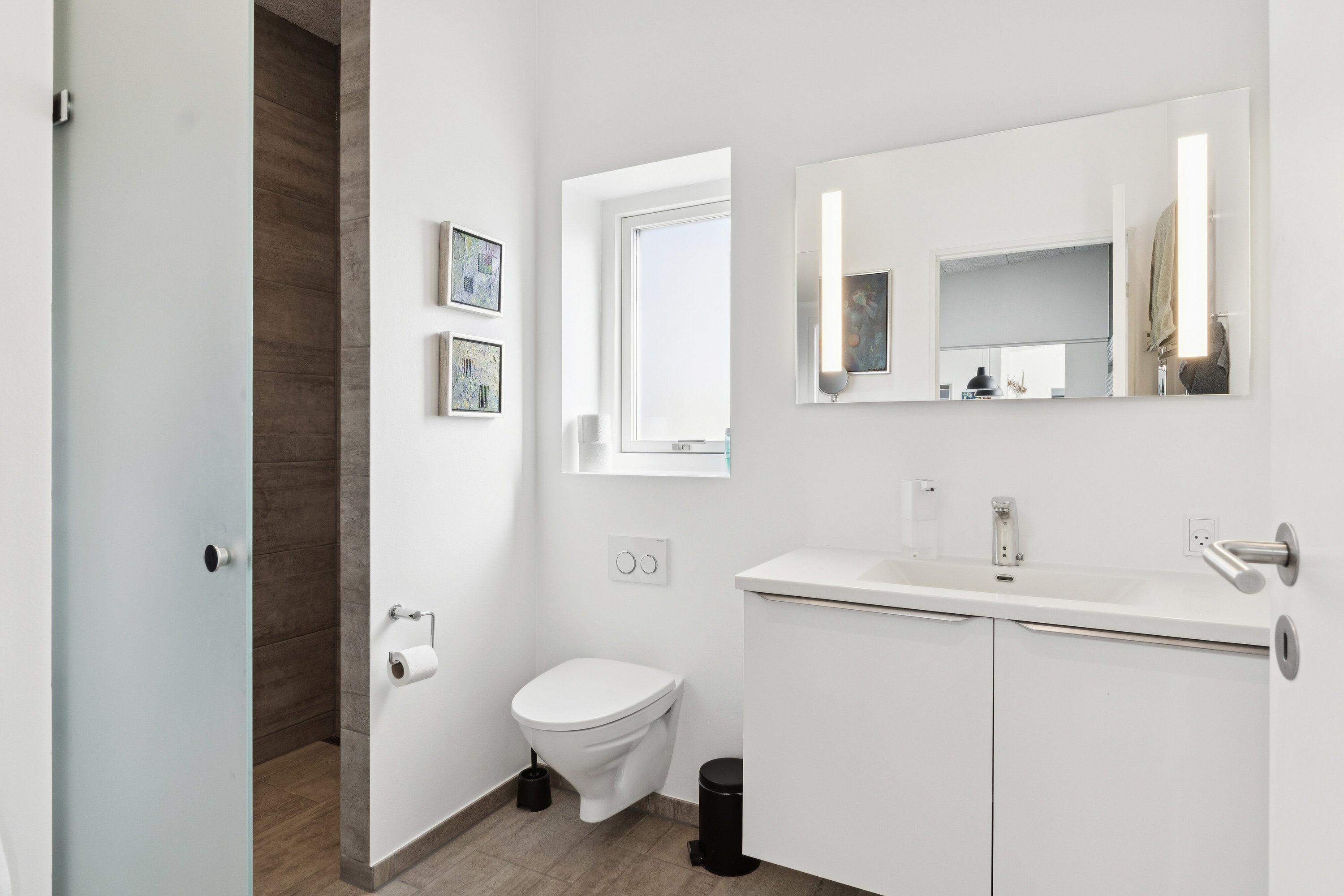 Fremhævet badeværelse billede i fuldskærmstilstand. Billede af Svaneparken 253, 7430 Ikast