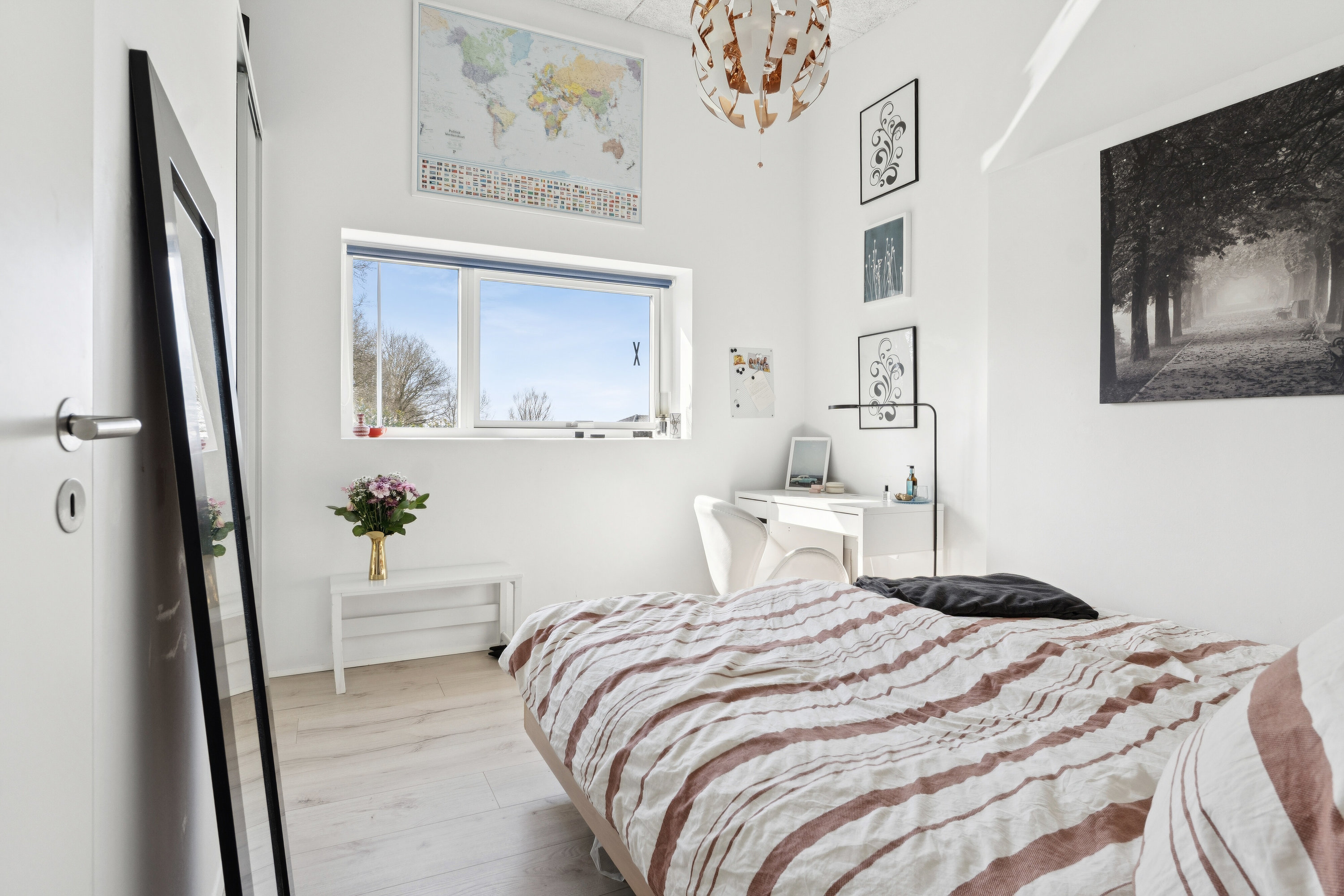 Fremhævet soveværelse billede i fuldskærmstilstand. Billede af Svaneparken 253, 7430 Ikast