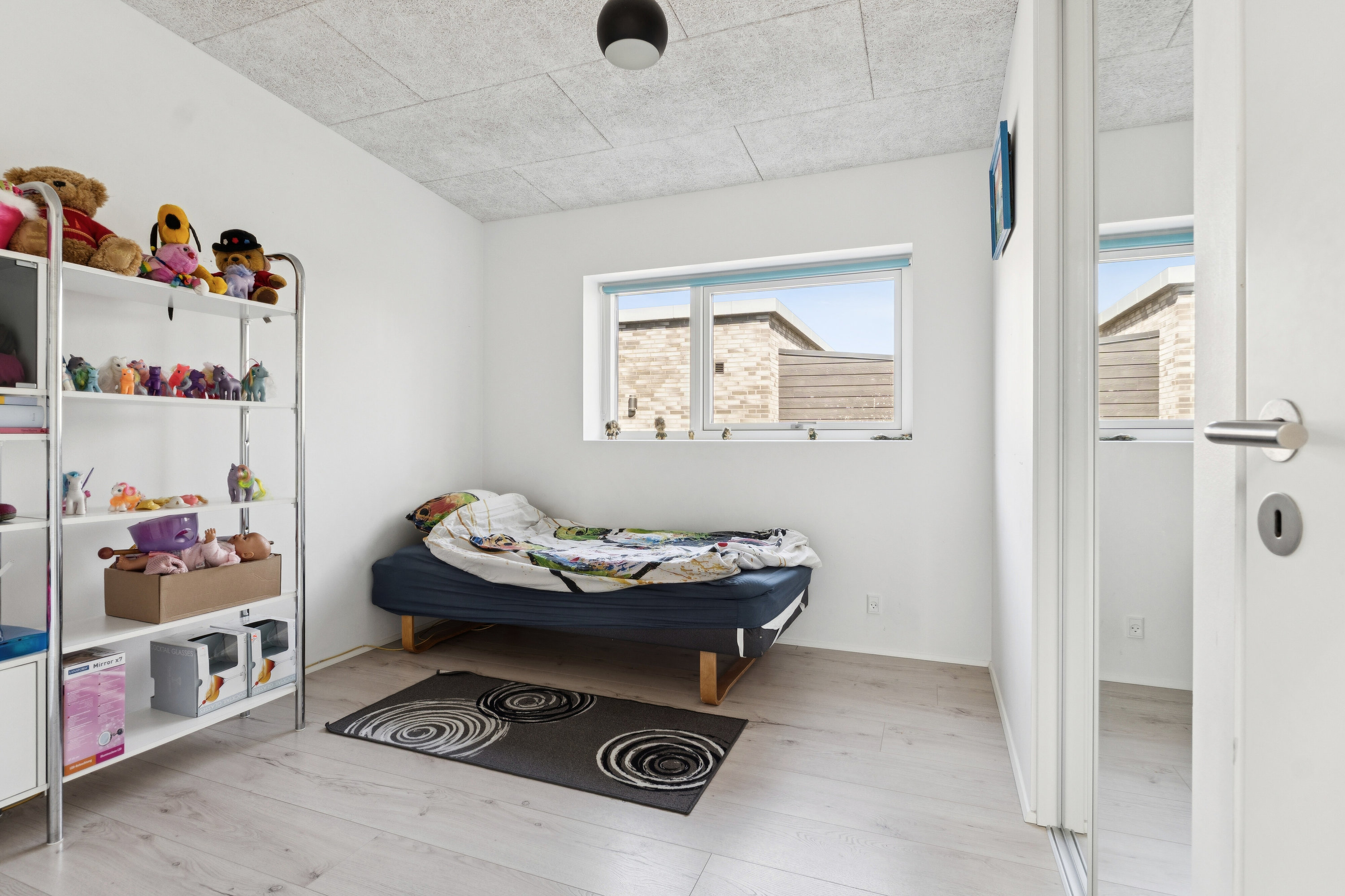 Fremhævet soveværelse billede i fuldskærmstilstand. Billede af Svaneparken 253, 7430 Ikast