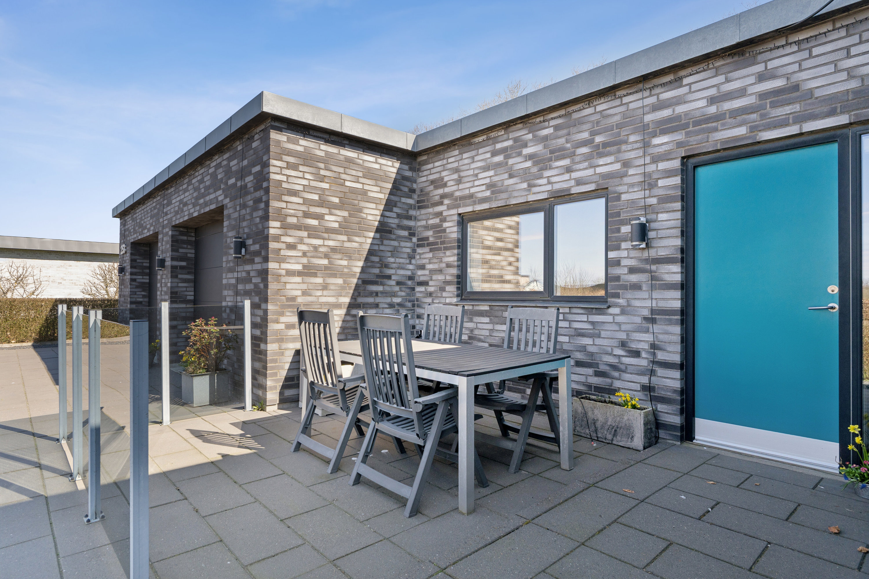 Fremhævet terrasse billede i fuldskærmstilstand. Billede af Svaneparken 253, 7430 Ikast