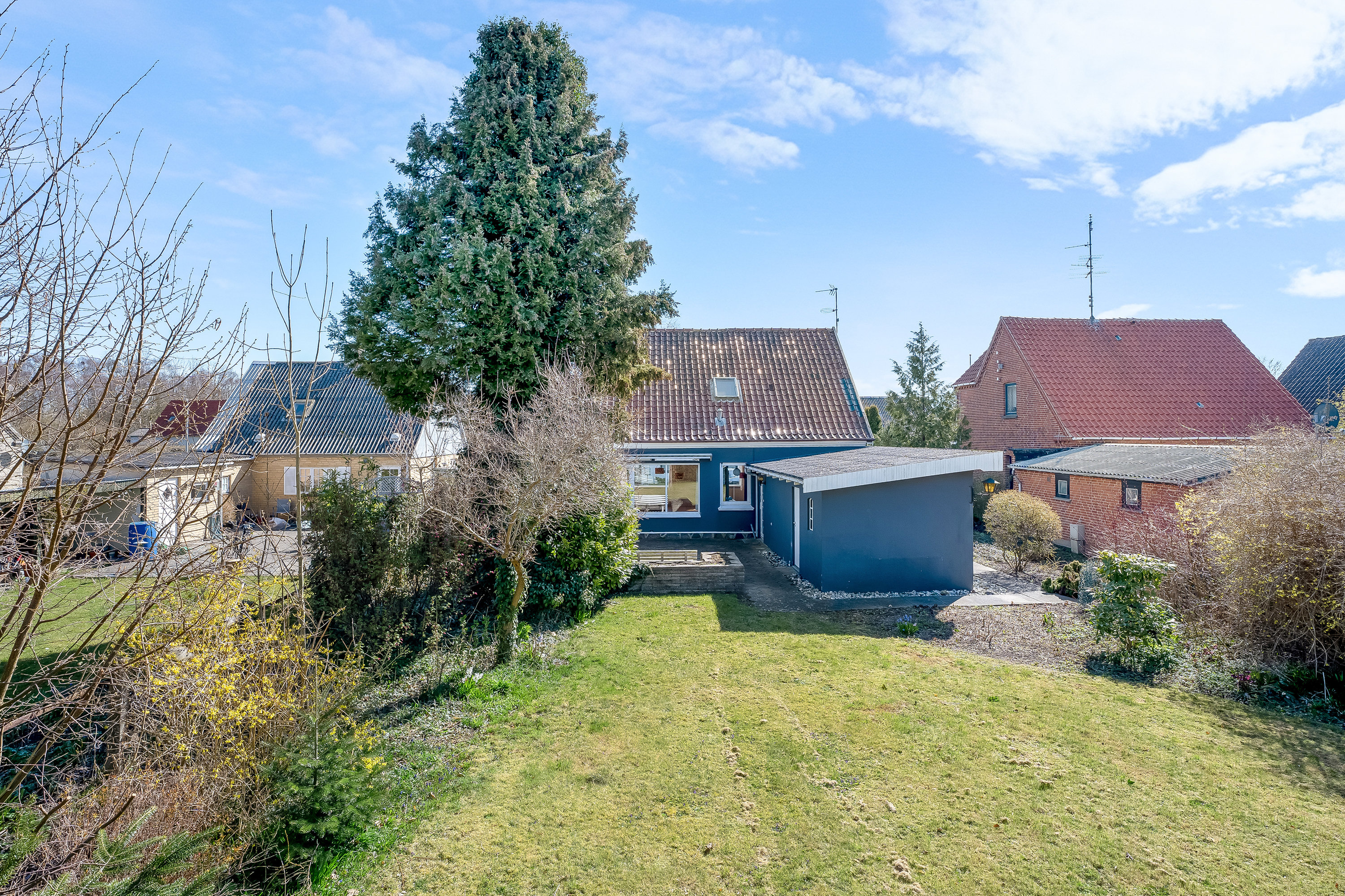 Fremhævet mastefoto billede i fuldskærmstilstand. Billede af Nørrevej 11, 4960 Holeby