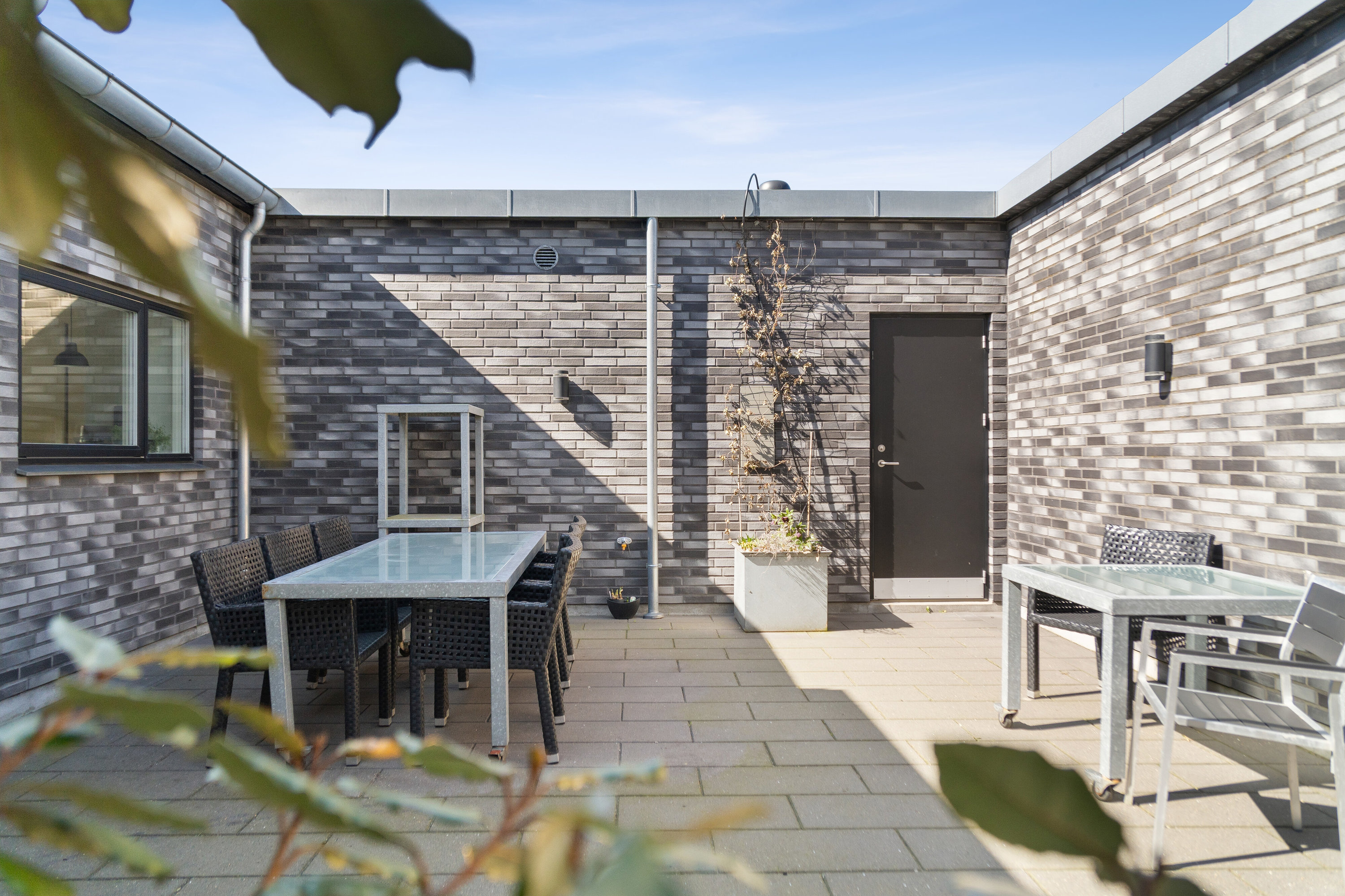 Fremhævet terrasse billede i fuldskærmstilstand. Billede af Svaneparken 253, 7430 Ikast