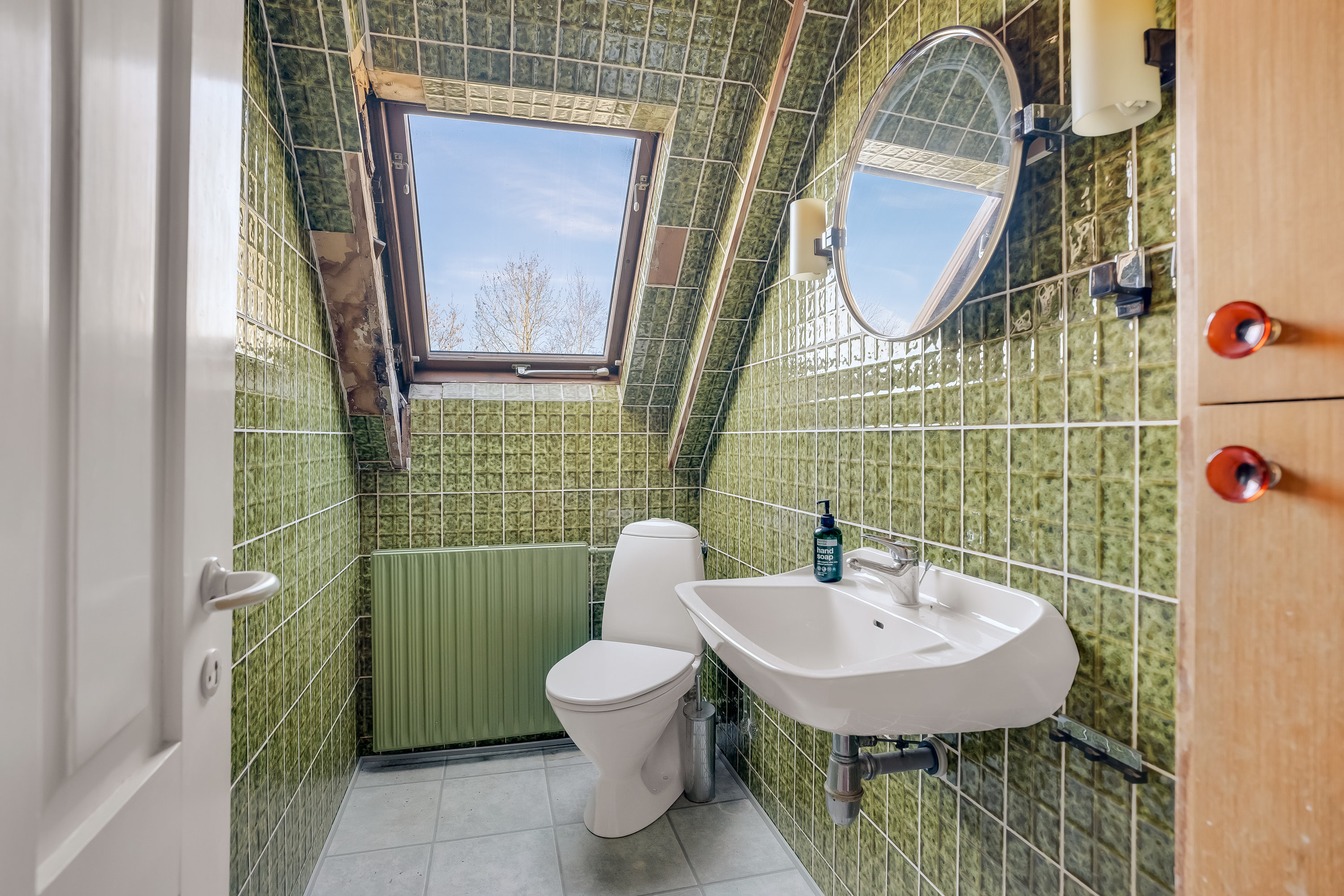 Fremhævet toilet billede i fuldskærmstilstand. Billede af Nørrevej 11, 4960 Holeby