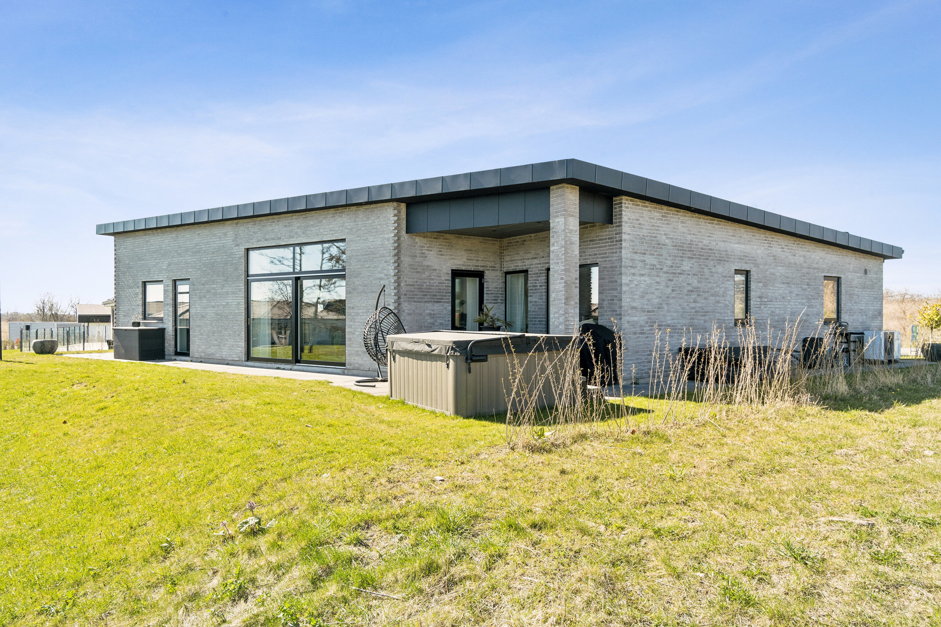 Fremhævet set fra haven billede i fuldskærmstilstand. Billede af Eskelunden 12, 4700 Næstved