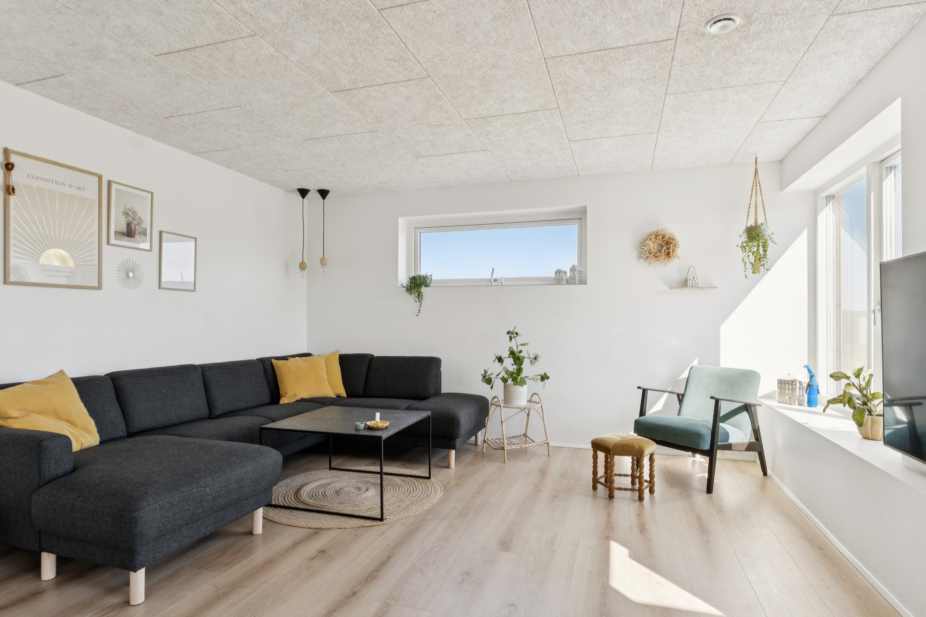 Fremhævet stue billede i fuldskærmstilstand. Billede af Jytte Borbergs Vej 17, 8620 Kjellerup