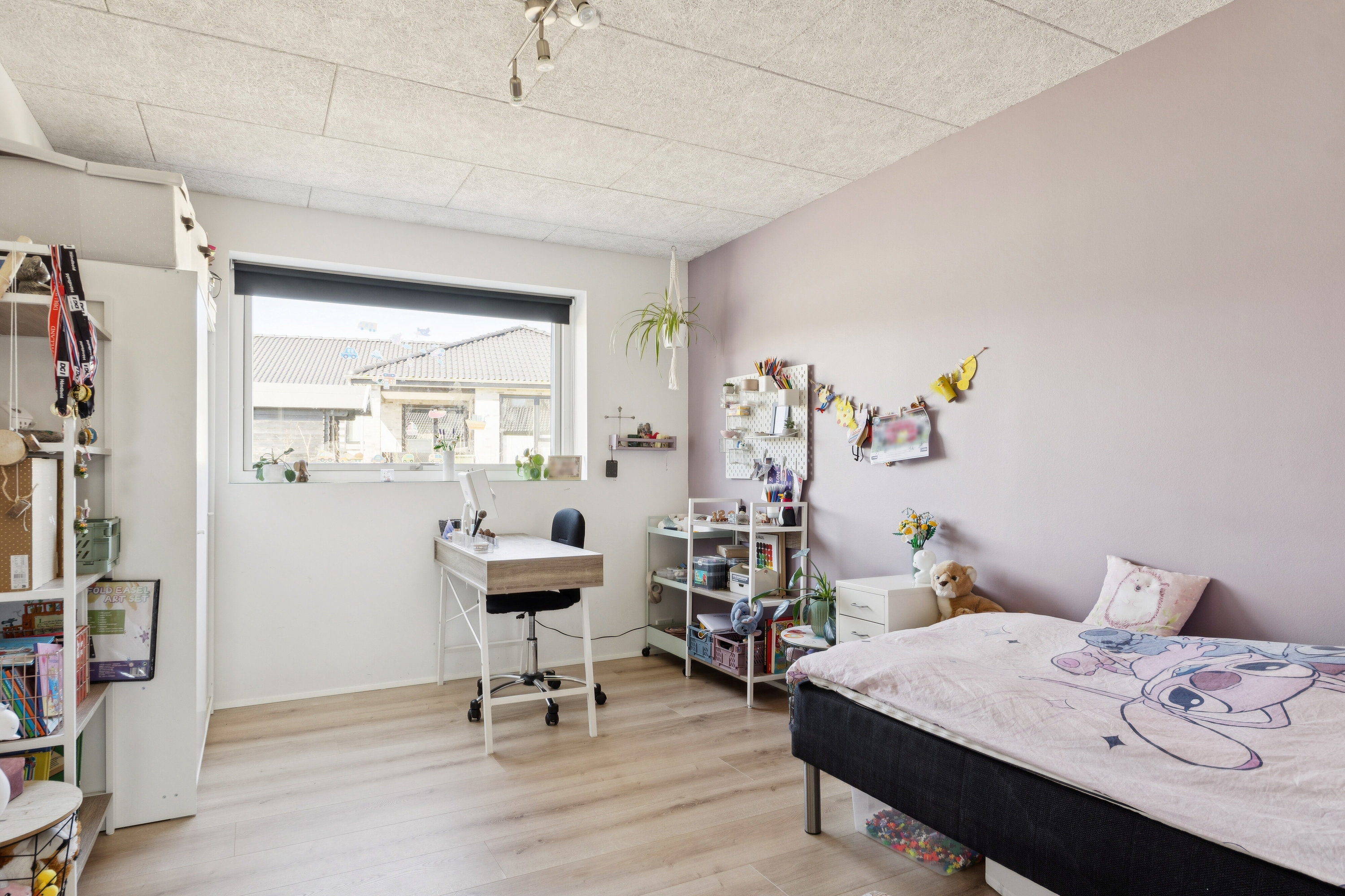 Fremhævet soveværelse billede i fuldskærmstilstand. Billede af Jytte Borbergs Vej 17, 8620 Kjellerup