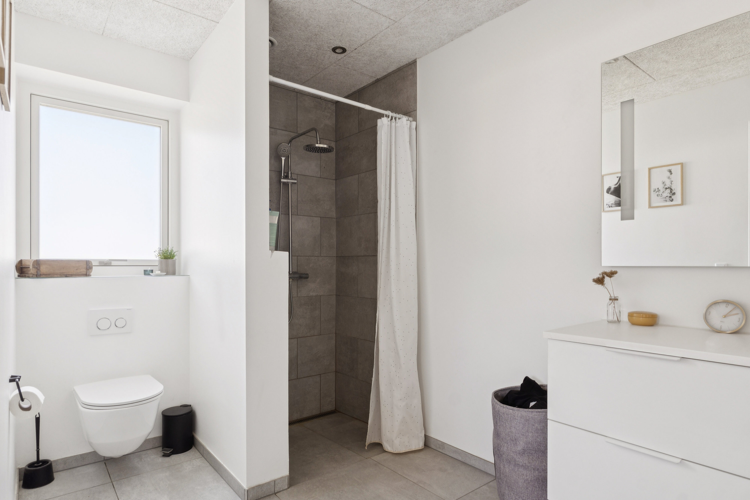 Fremhævet badeværelse billede i fuldskærmstilstand. Billede af Jytte Borbergs Vej 17, 8620 Kjellerup