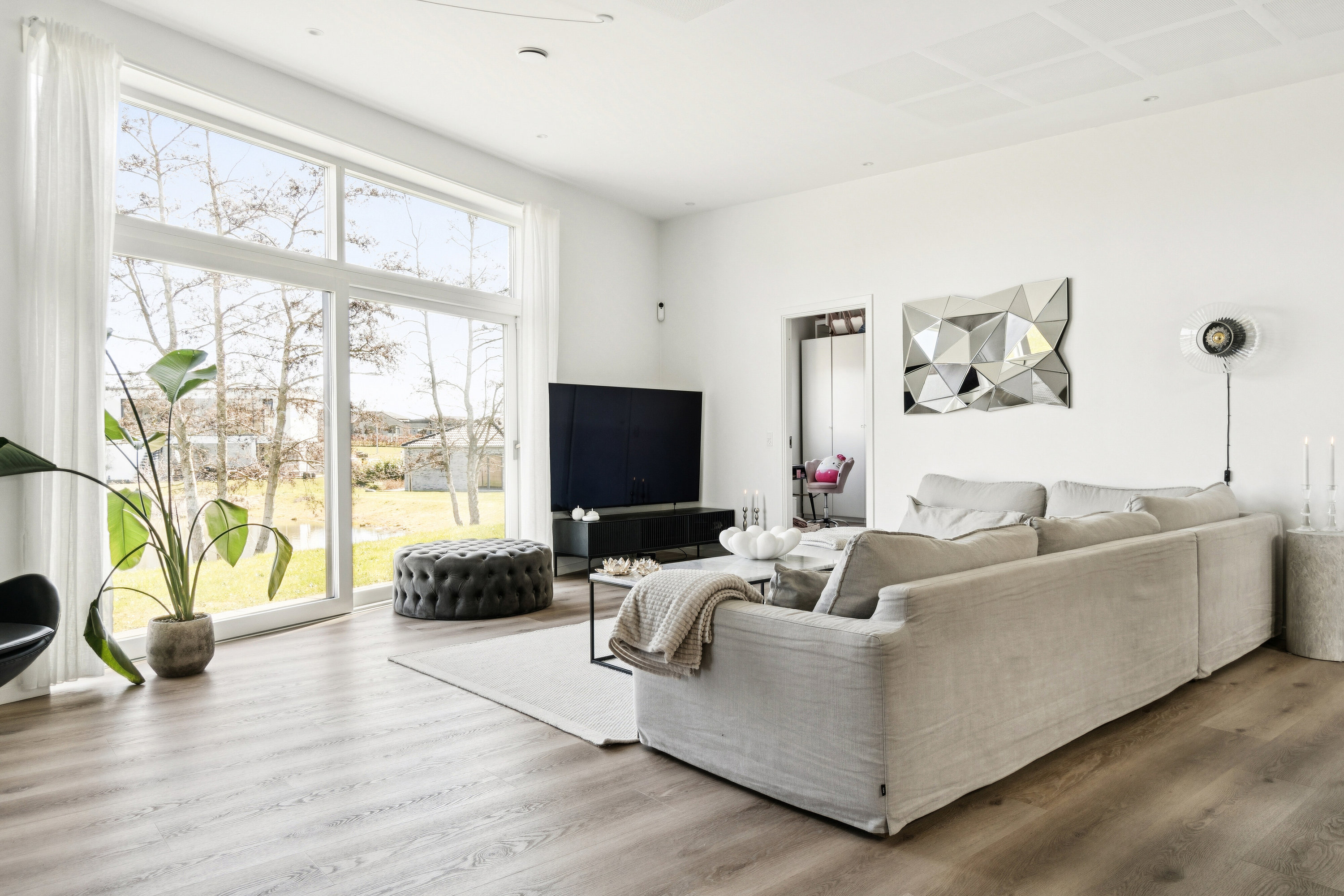 Fremhævet stue billede i fuldskærmstilstand. Billede af Eskelunden 12, 4700 Næstved