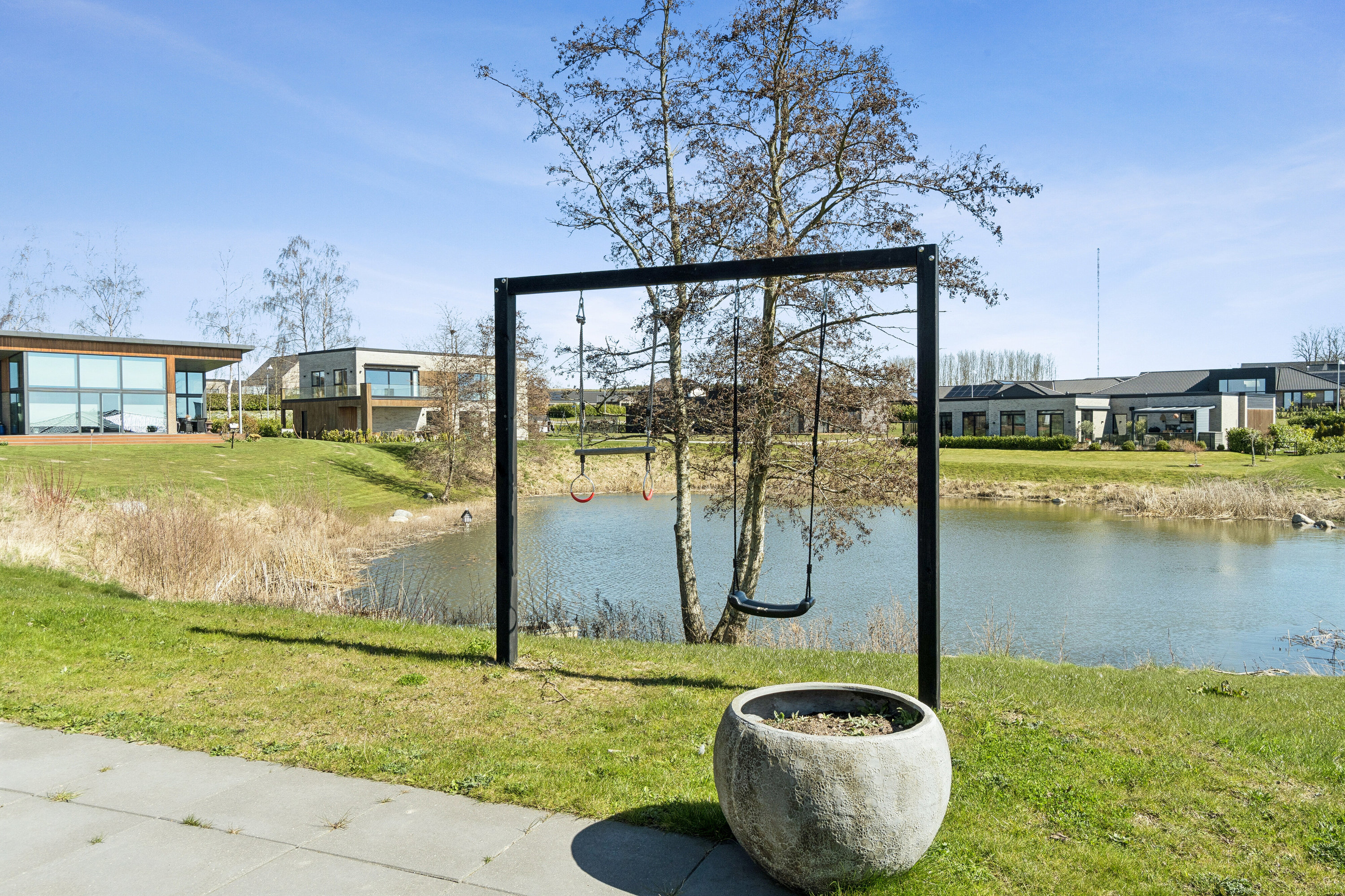 Fremhævet udendørs billede i fuldskærmstilstand. Billede af Eskelunden 12, 4700 Næstved