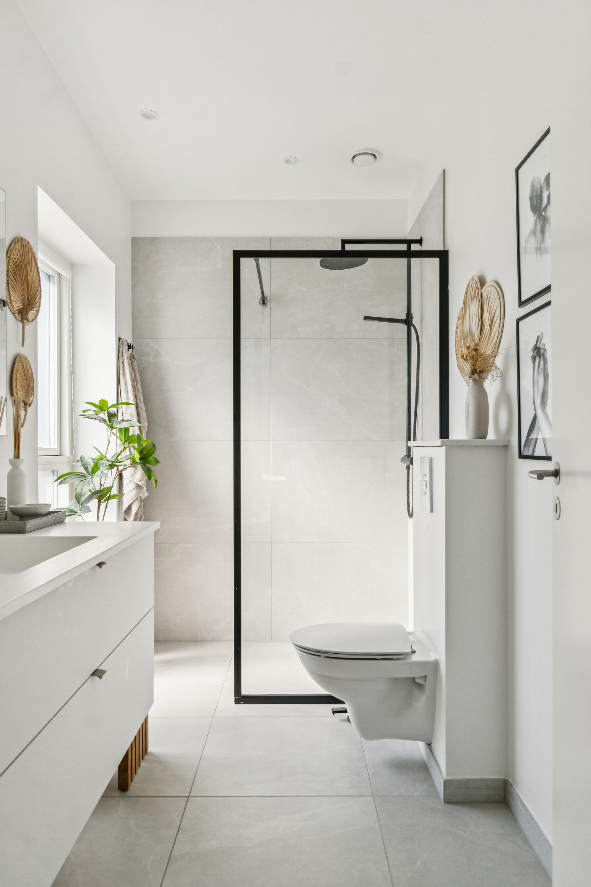 Fremhævet badeværelse billede i fuldskærmstilstand. Billede af Eskelunden 12, 4700 Næstved