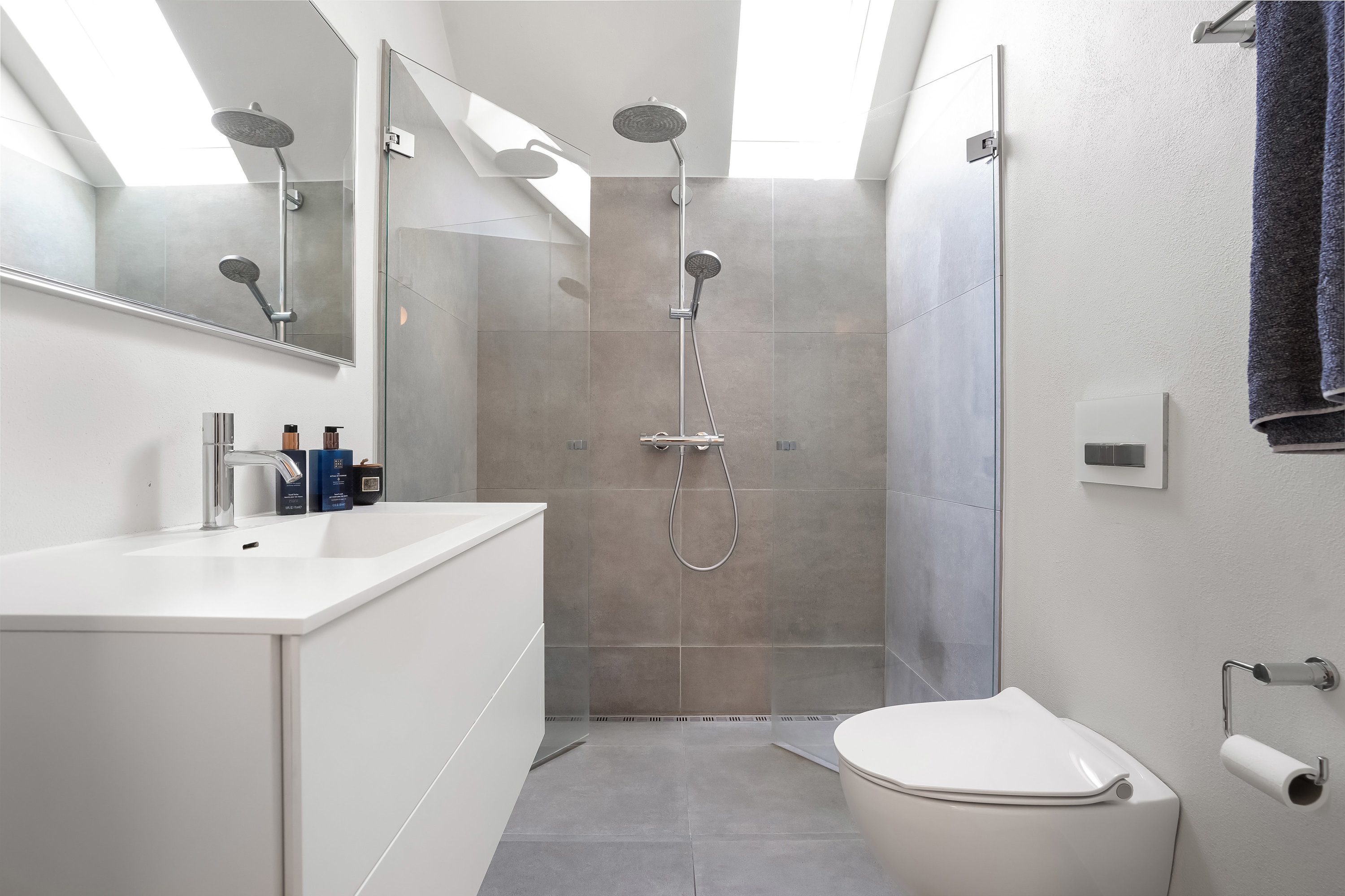 Fremhævet badeværelse billede i fuldskærmstilstand. Billede af Cederfeldsvej 11, 5230 Odense M