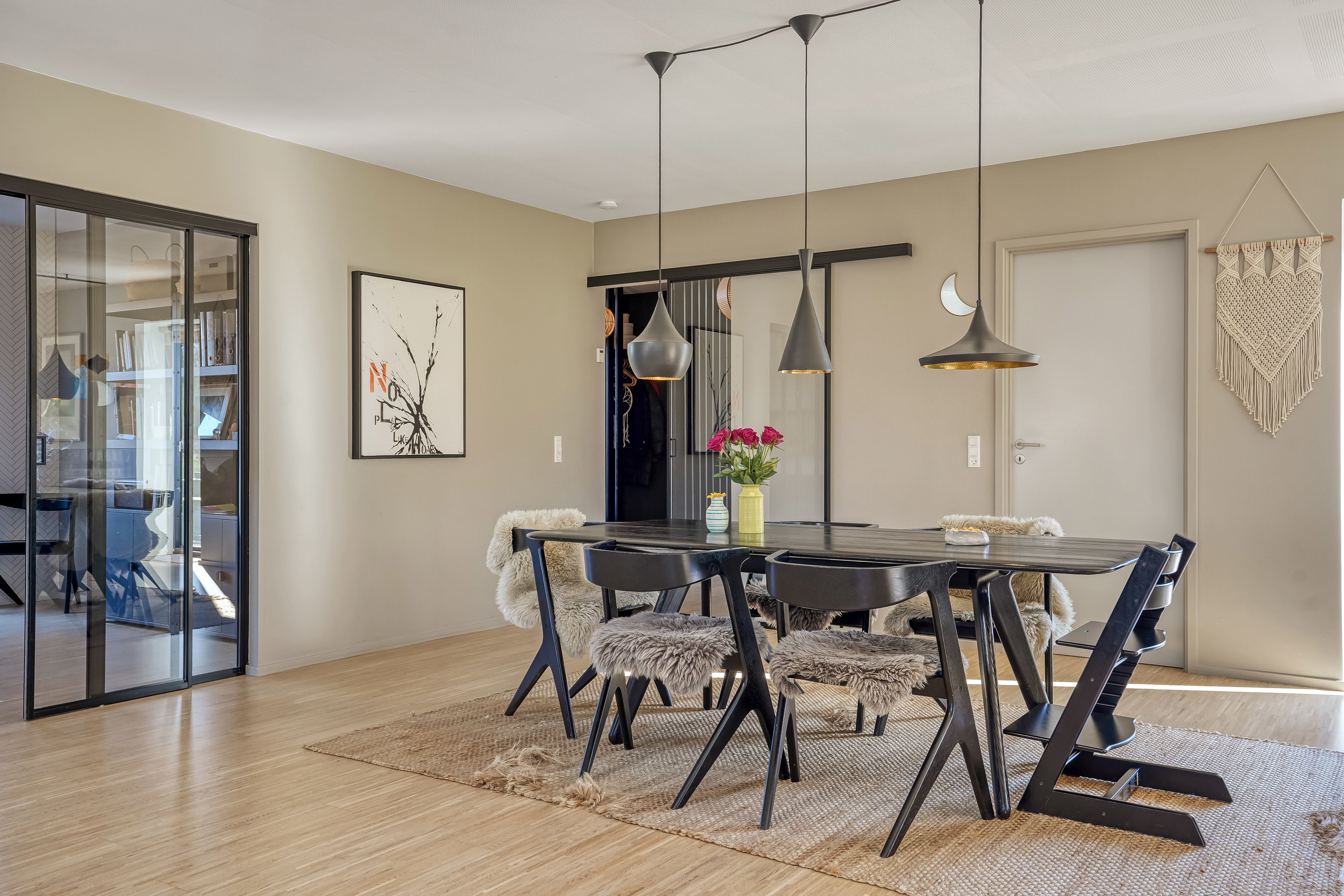 Fremhævet stue billede i fuldskærmstilstand. Billede af Møllehøjvej 101, Sønder Nærå, 5792 Årslev