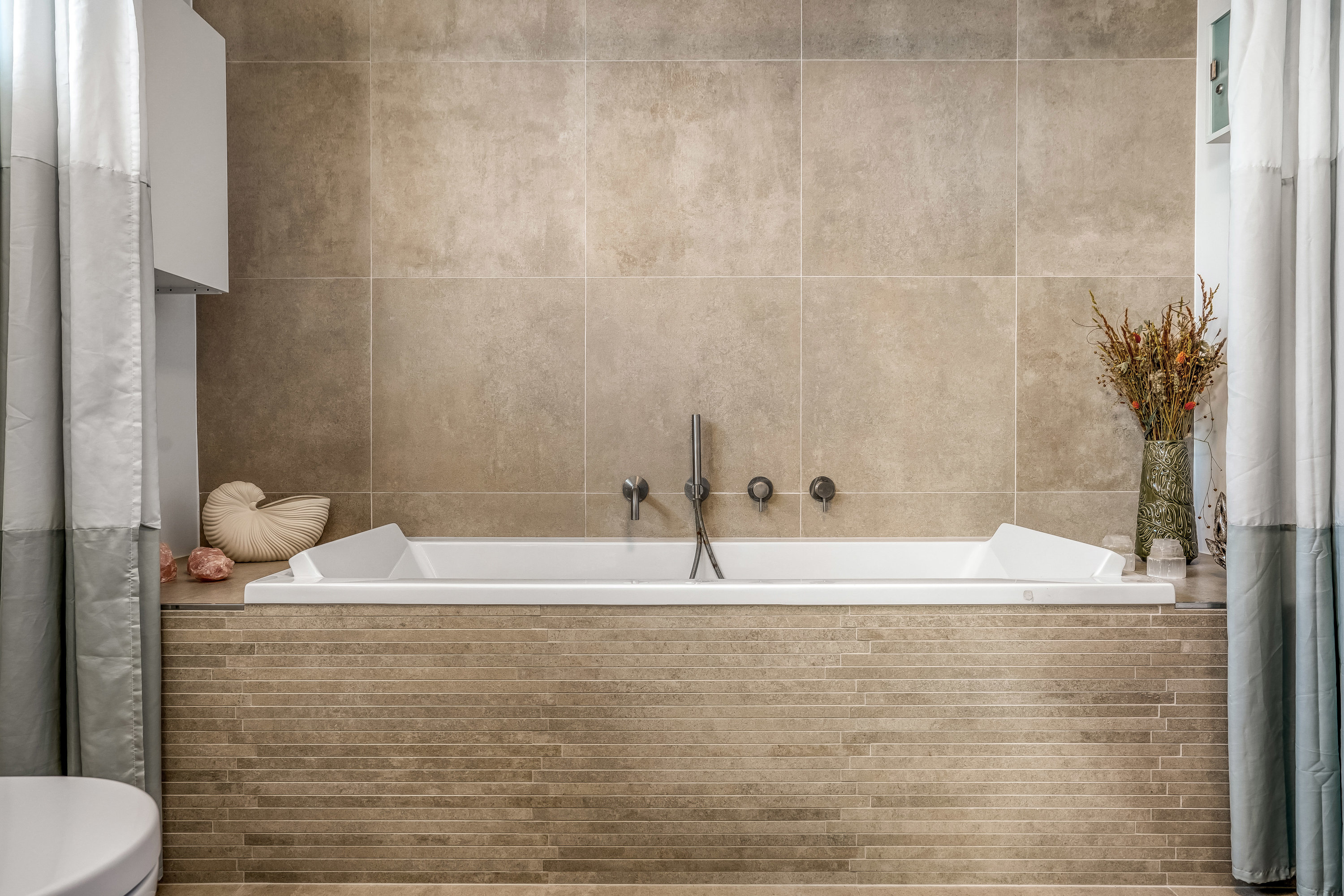 Fremhævet badeværelse billede i fuldskærmstilstand. Billede af Møllehøjvej 101, Sønder Nærå, 5792 Årslev