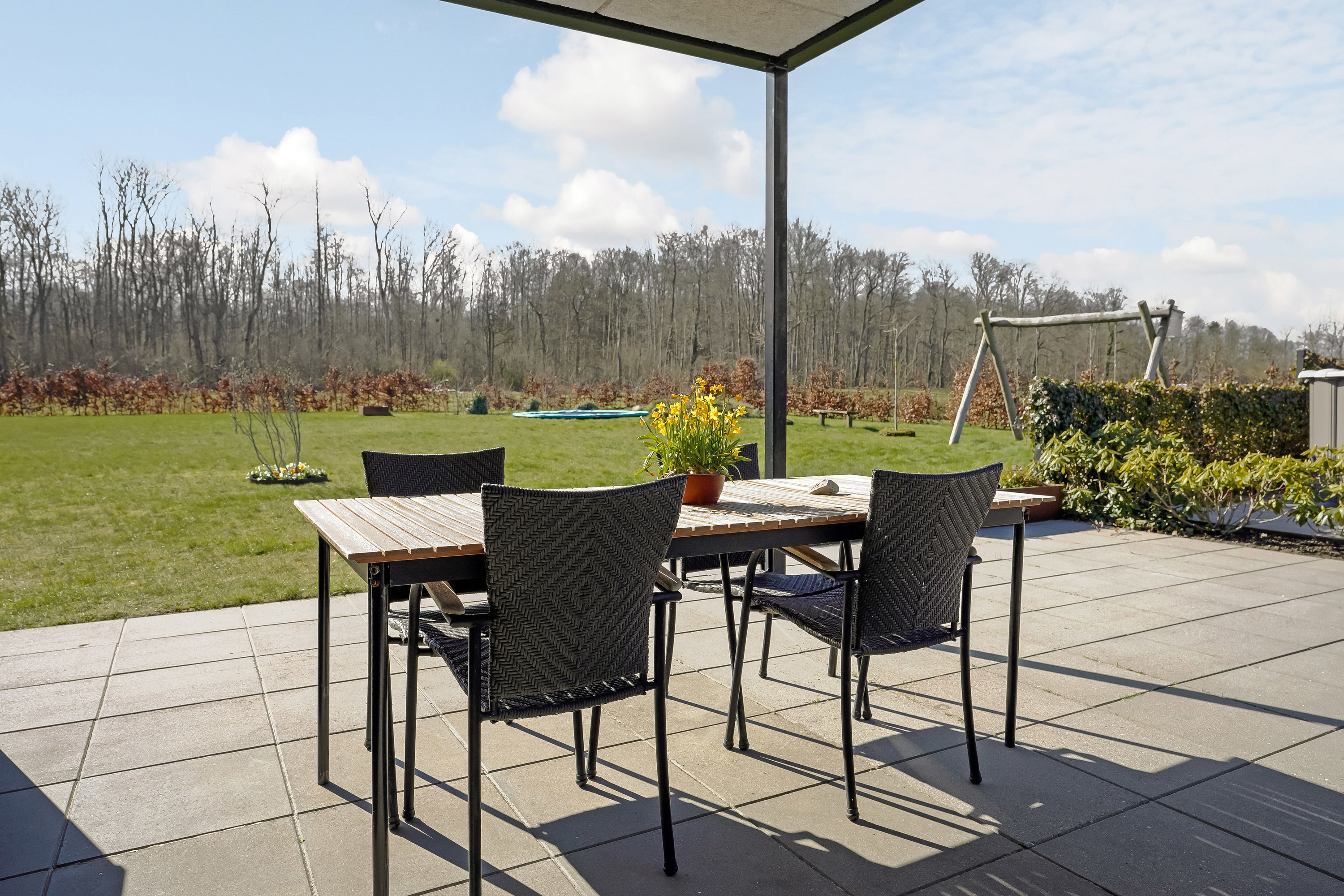 Fremhævet terrasse billede i fuldskærmstilstand. Billede af Møllehøjvej 101, Sønder Nærå, 5792 Årslev