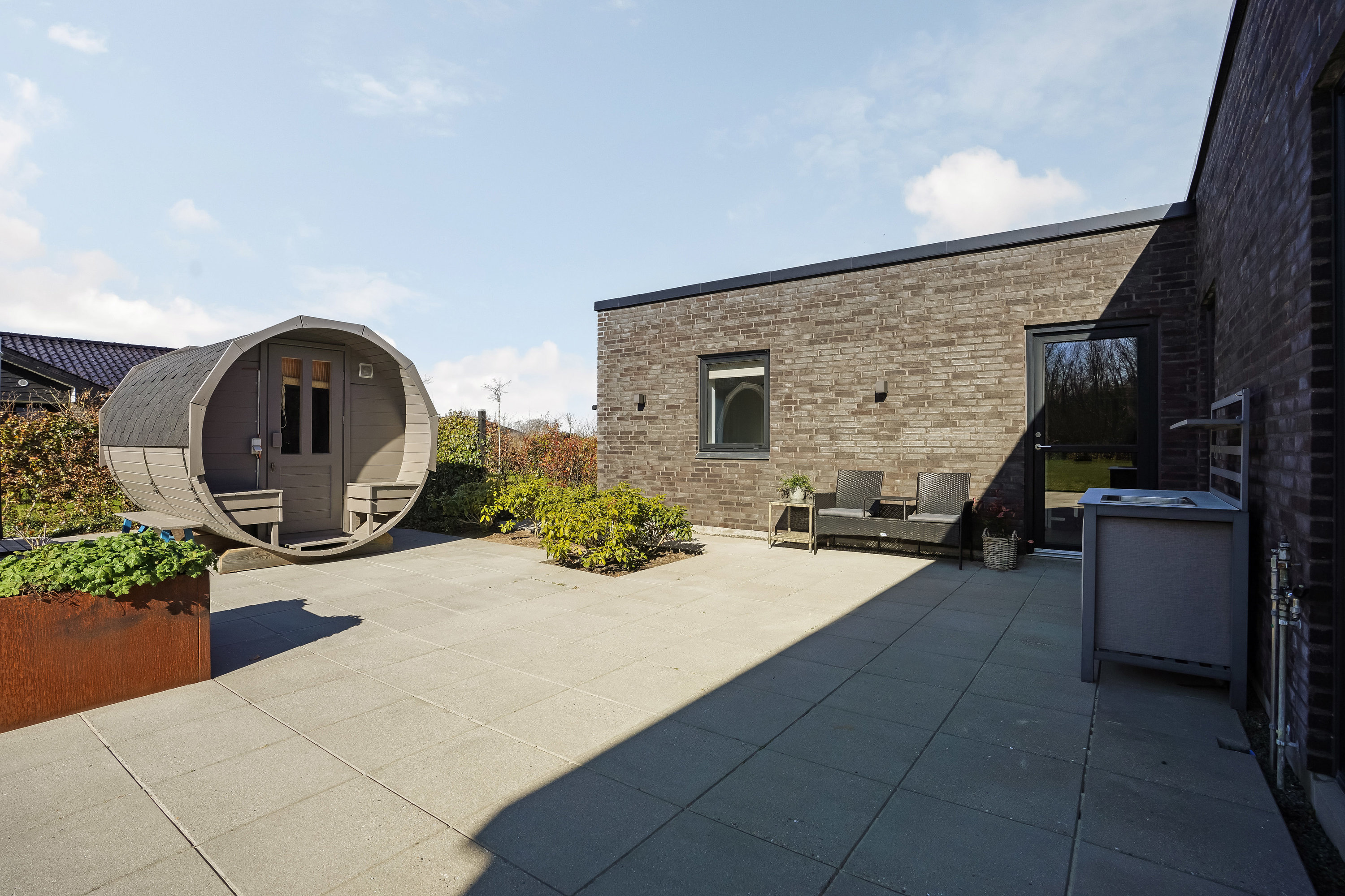 Fremhævet terrasse billede i fuldskærmstilstand. Billede af Møllehøjvej 101, Sønder Nærå, 5792 Årslev