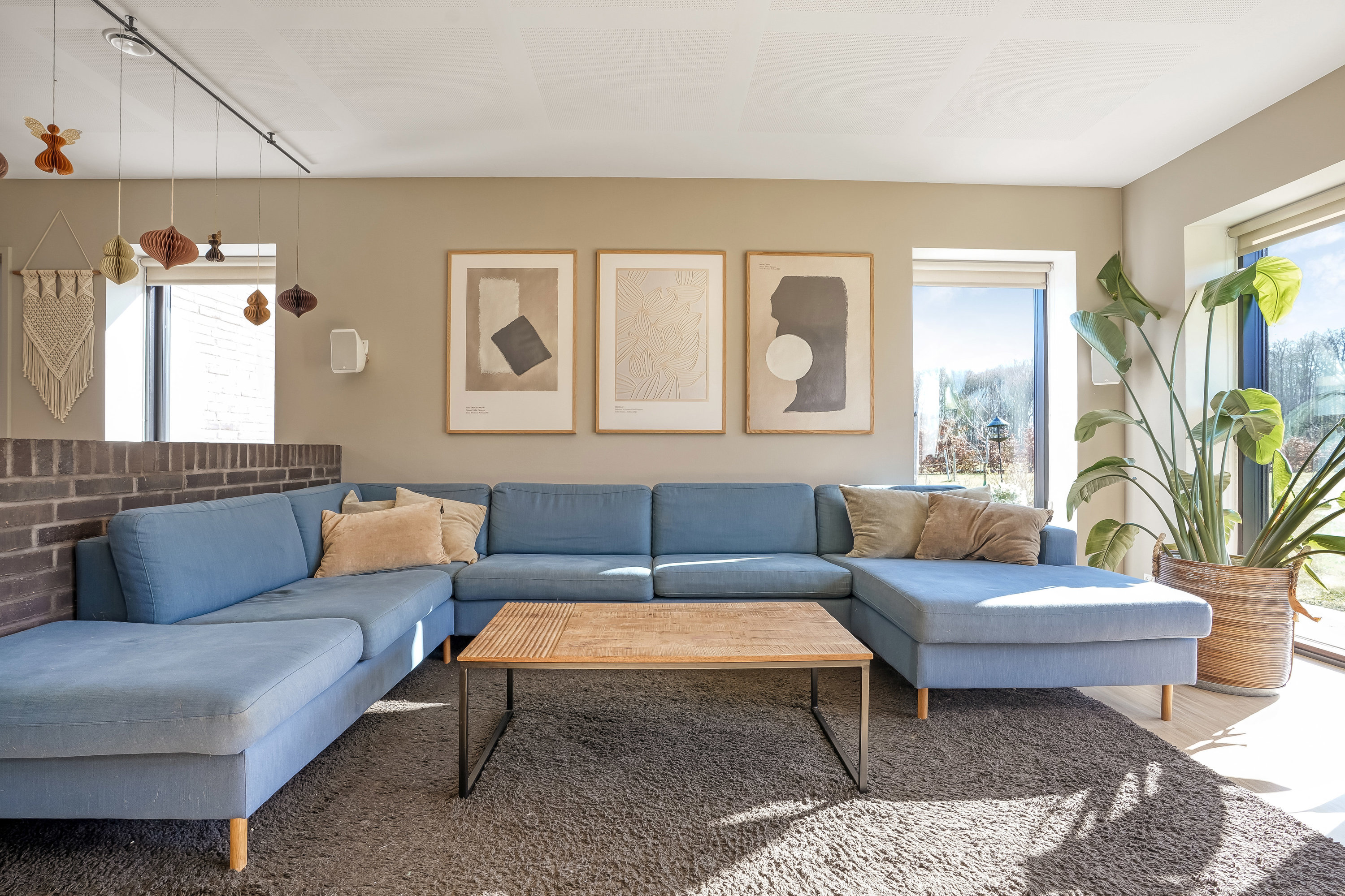 Fremhævet stue billede i fuldskærmstilstand. Billede af Møllehøjvej 101, Sønder Nærå, 5792 Årslev